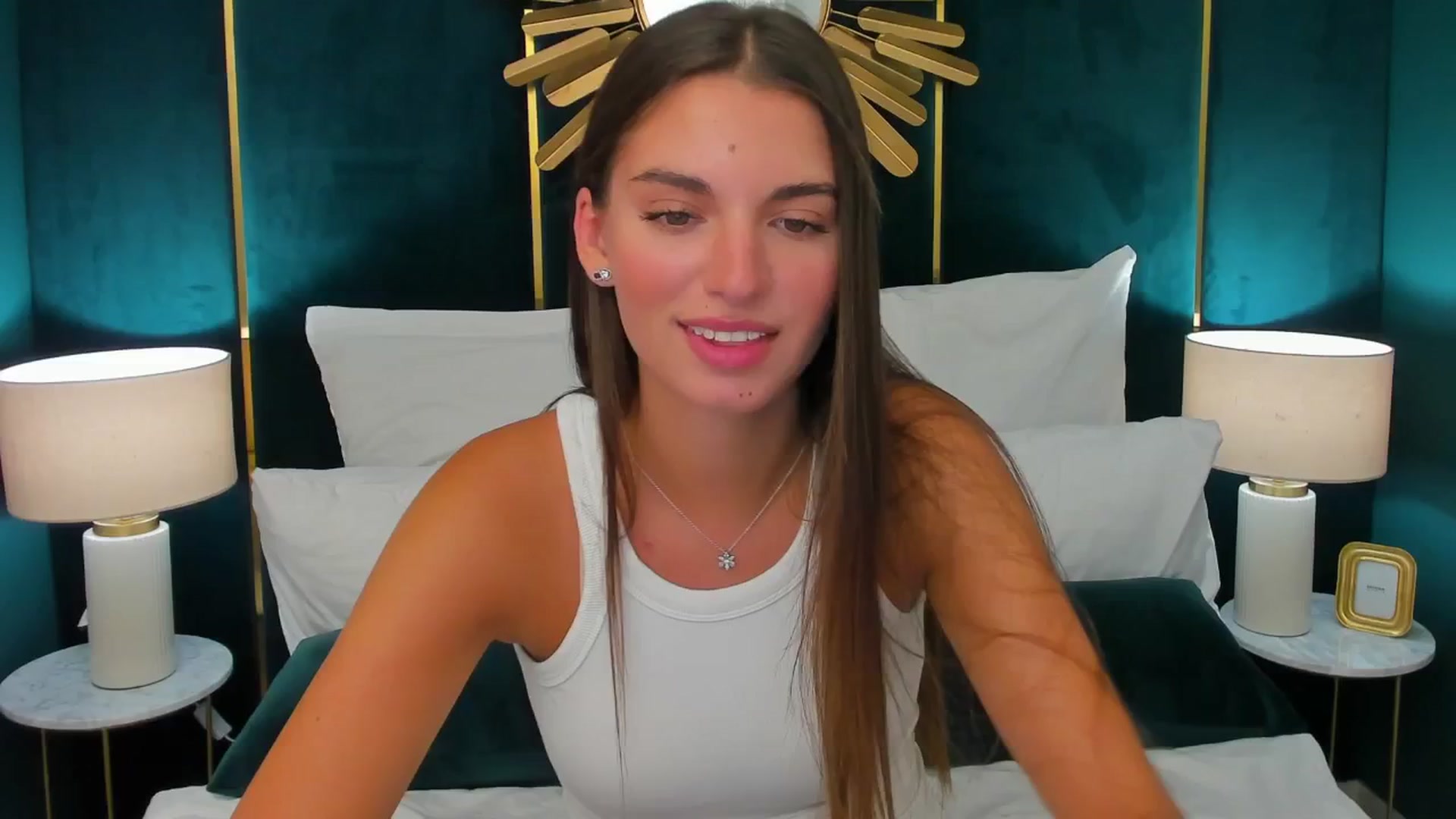 Gallery image thumbnail from AlexaG's myfreecams stream on, 07/17/2025, 11:54 image 4 of 20
