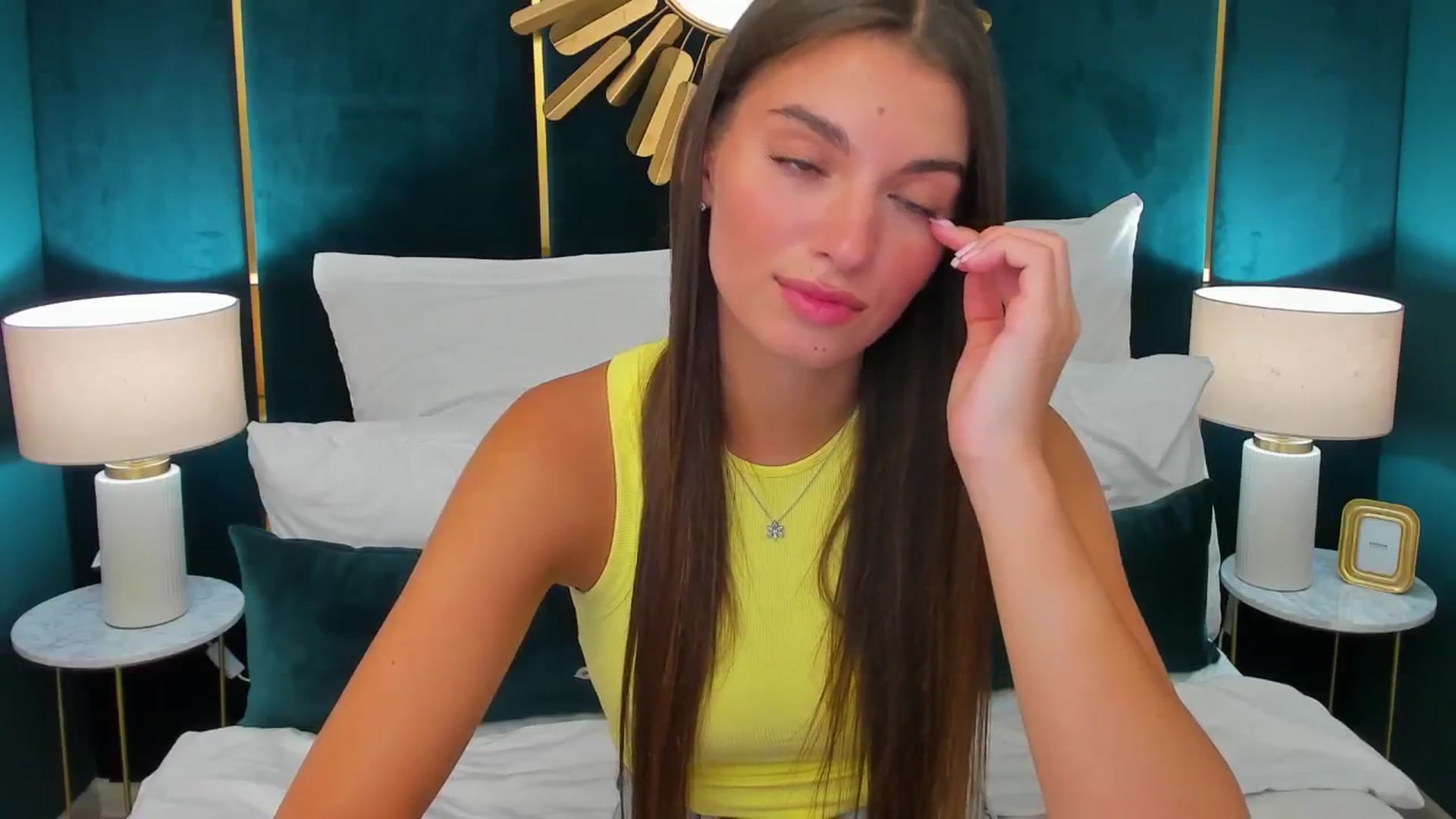 Gallery image thumbnail from AlexaG's myfreecams stream on, 07/19/2025, 11:41 image 10 of 20
