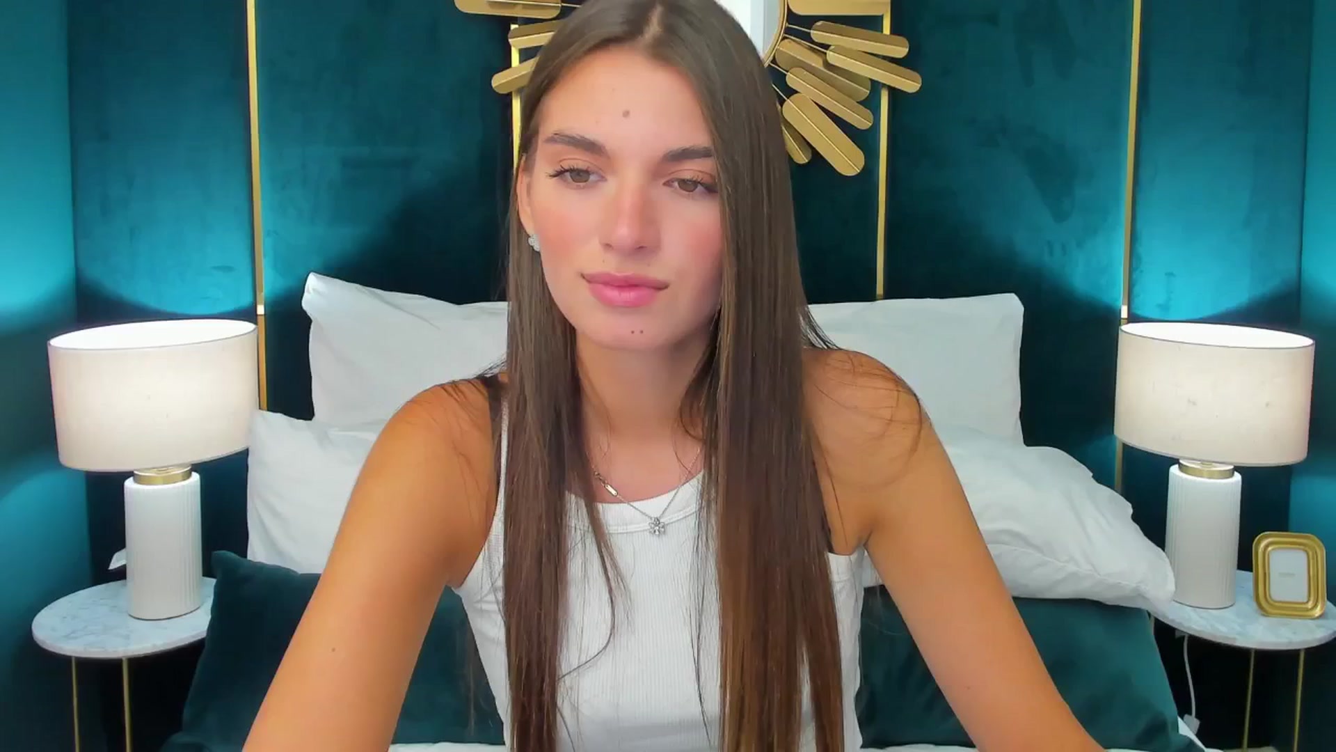 Gallery image thumbnail from AlexaG's myfreecams stream on, 07/22/2025, 10:21 image 8 of 20
