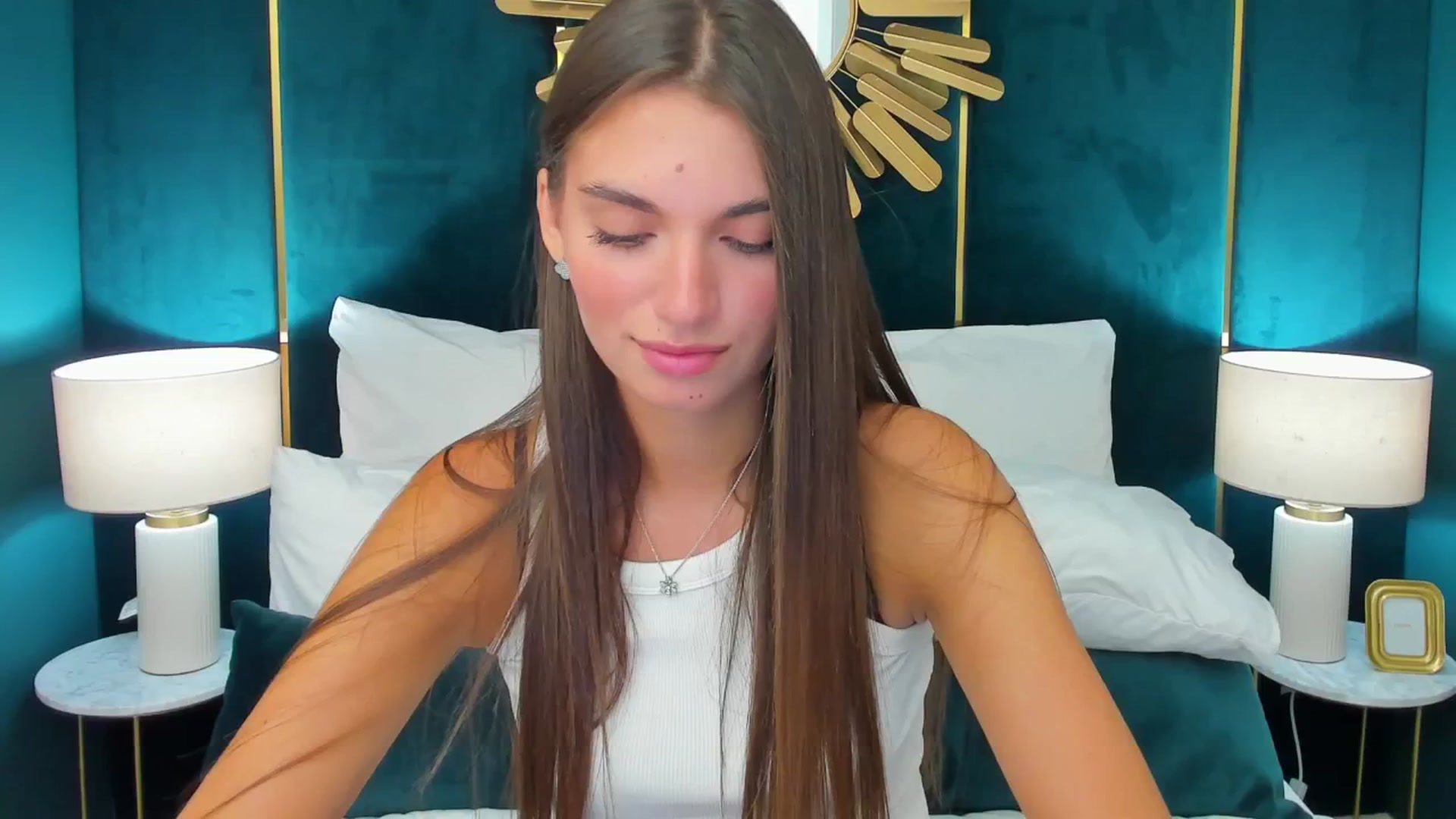 Gallery image thumbnail from AlexaG's myfreecams stream on, 07/22/2025, 10:21 image 10 of 20