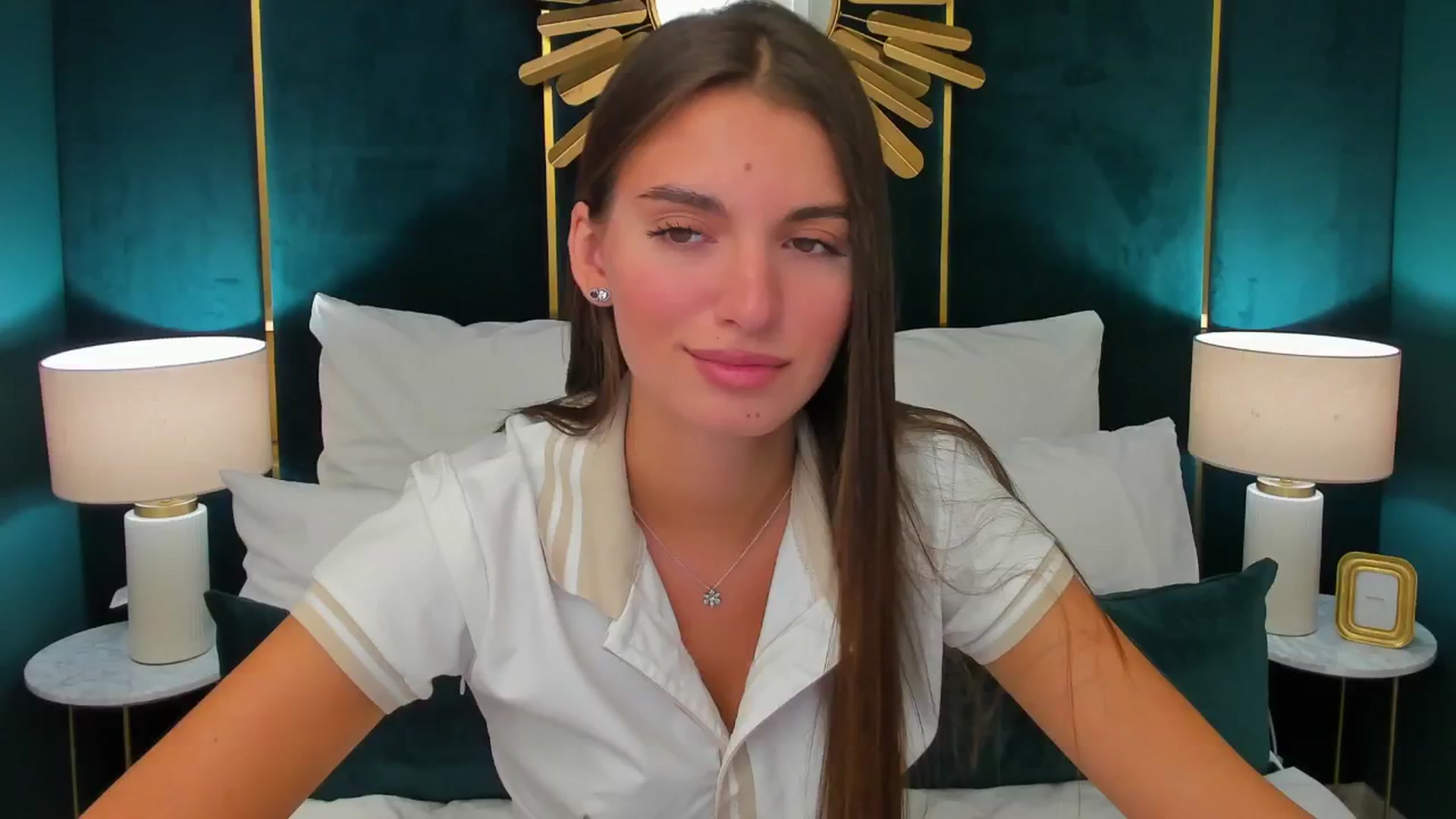 Gallery image thumbnail from AlexaG's myfreecams stream on, 07/25/2025, 09:51 image 5 of 20