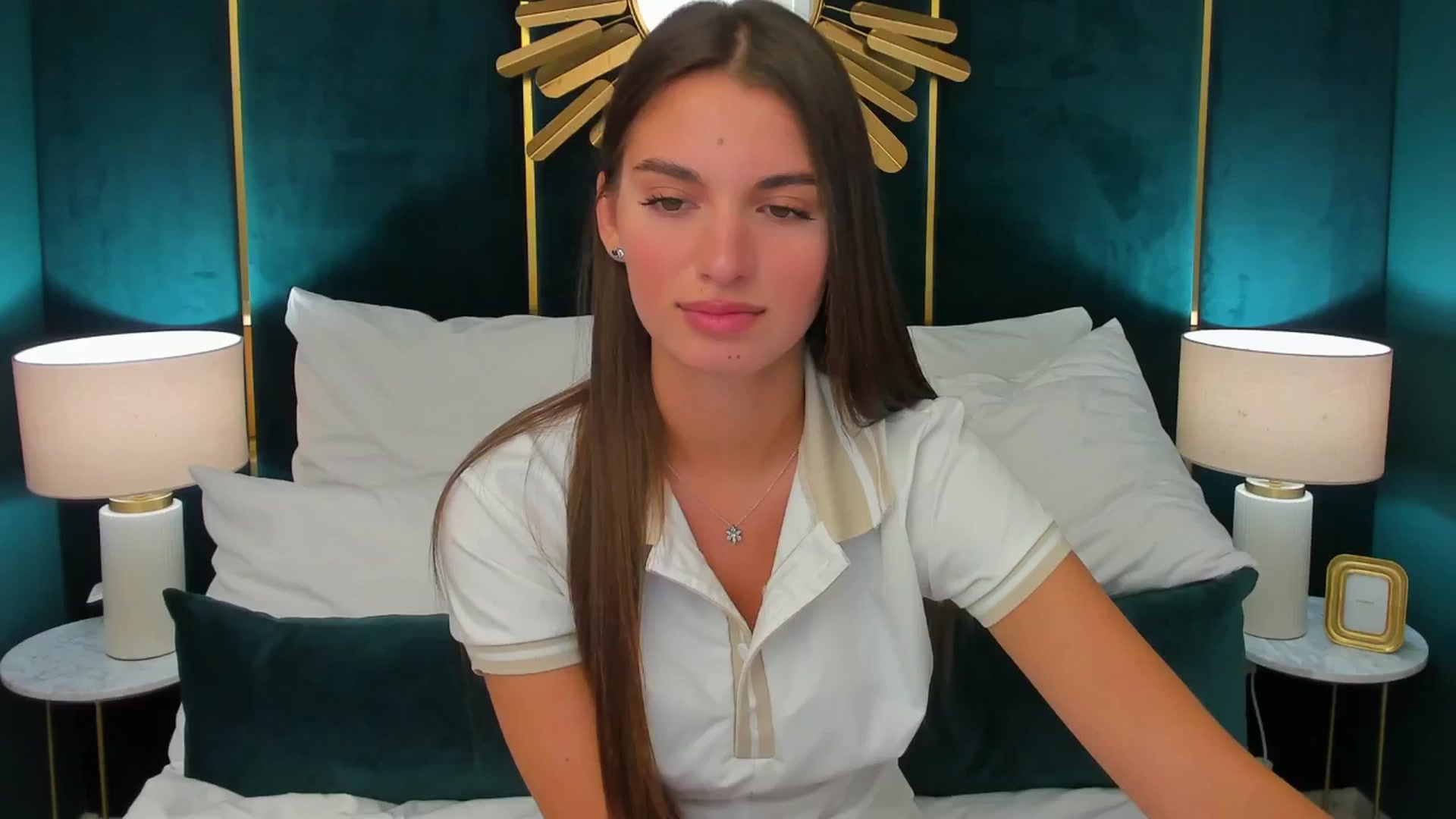 Gallery image thumbnail from AlexaG's myfreecams stream on, 07/25/2025, 10:39 image 5 of 20