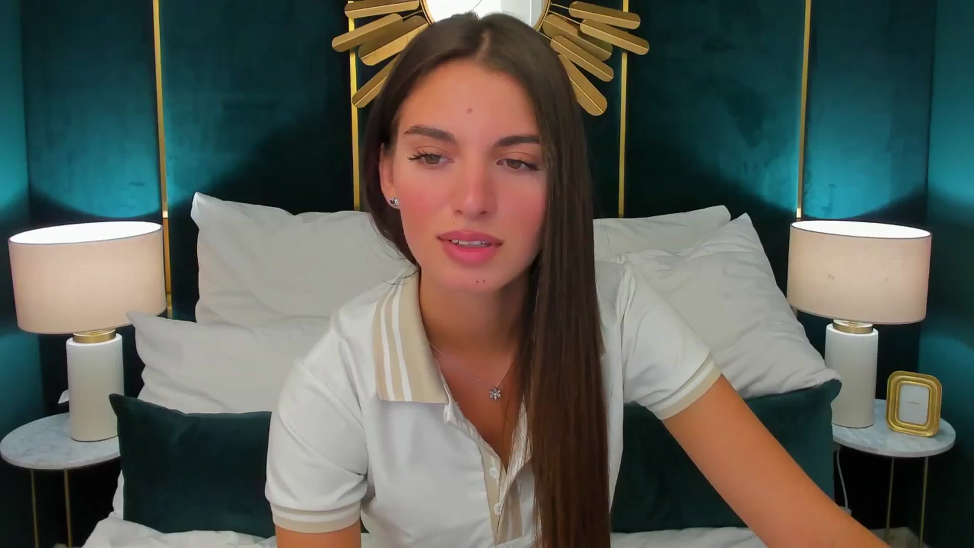 Gallery image thumbnail from AlexaG's myfreecams stream on, 07/25/2025, 10:39 image 1 of 20