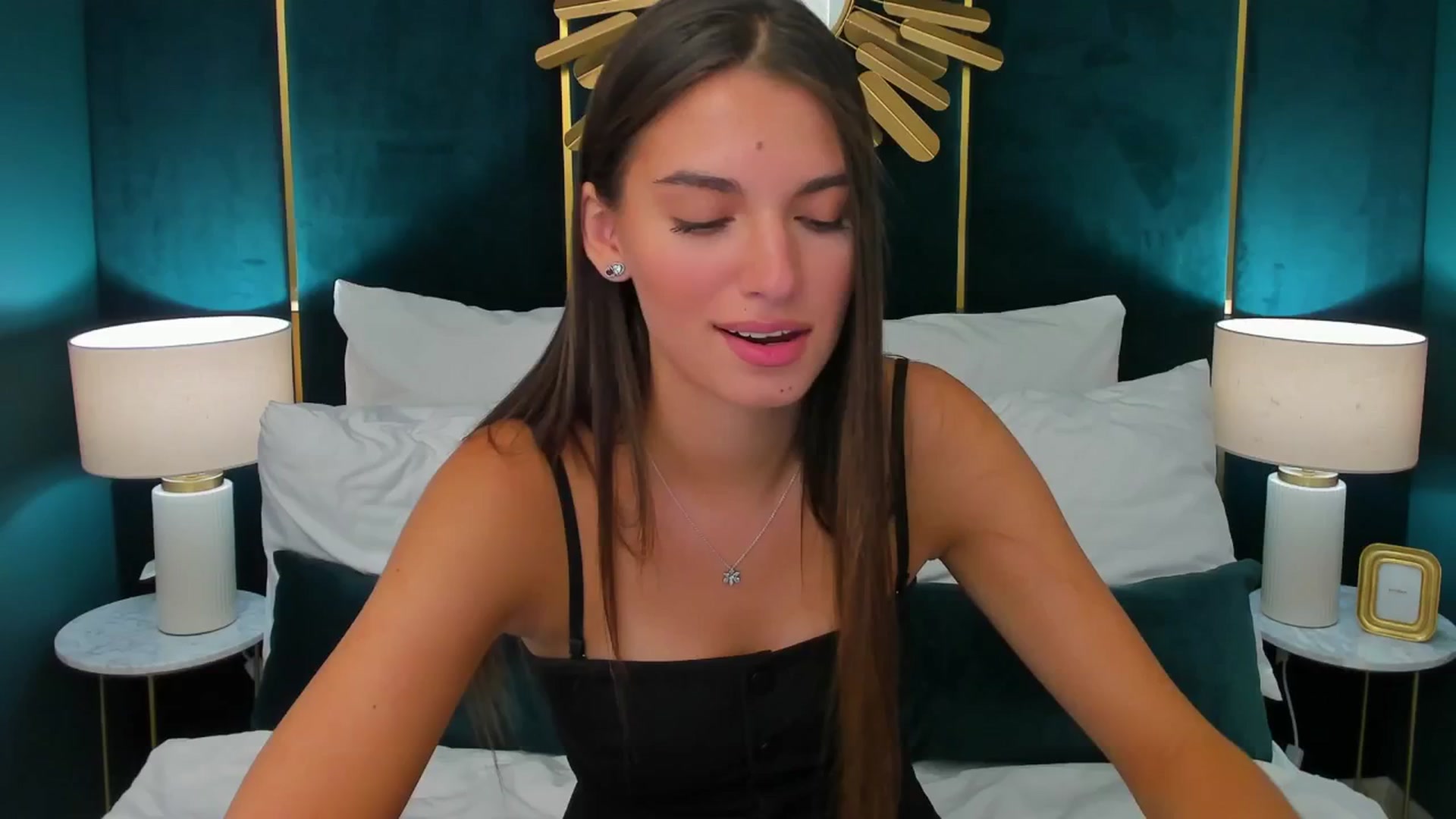 Gallery image thumbnail from AlexaG's myfreecams stream on, 07/26/2025, 09:05 image 7 of 20