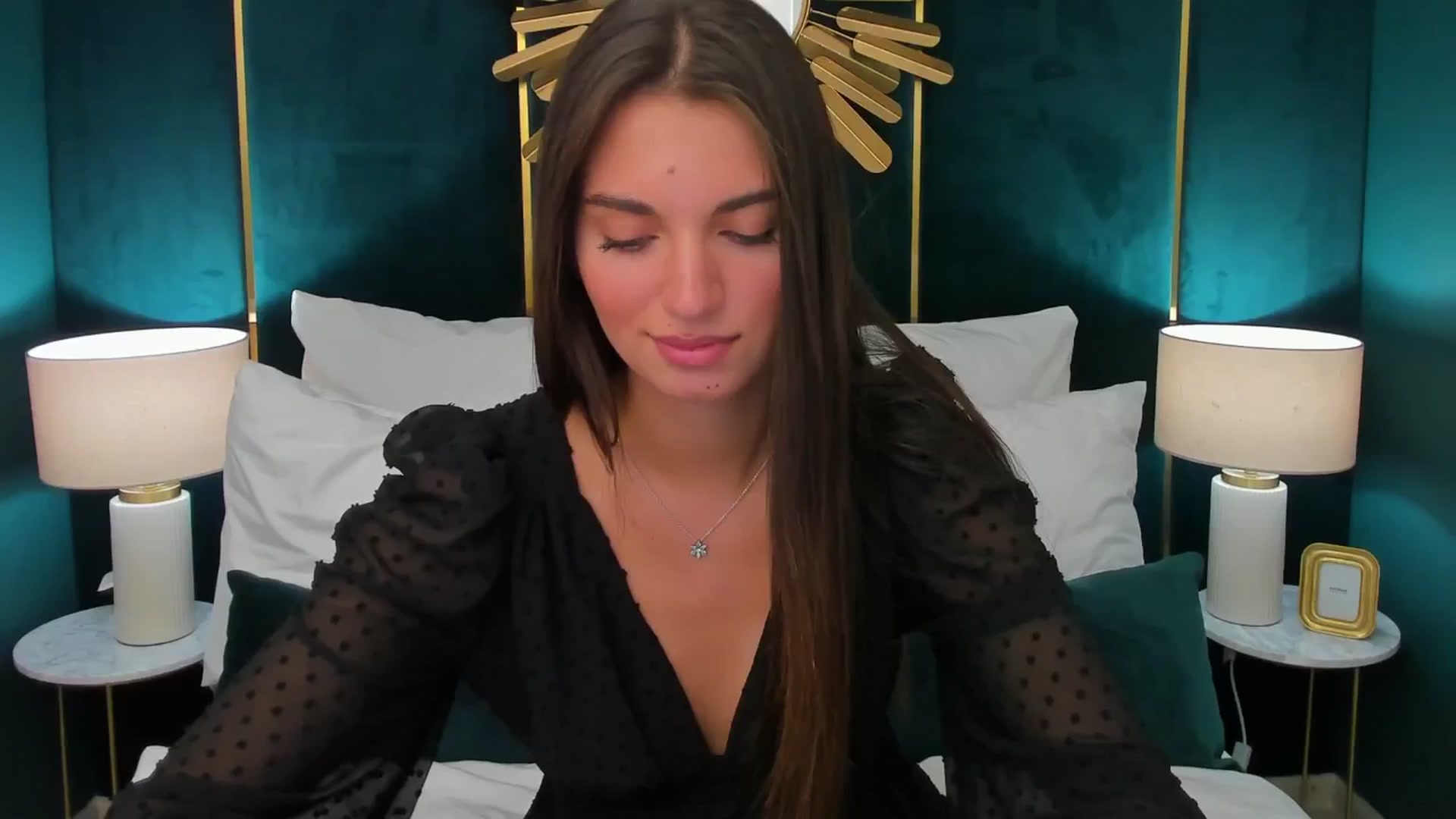 Gallery image thumbnail from AlexaG's myfreecams stream on, 07/27/2025, 10:37 image 4 of 20