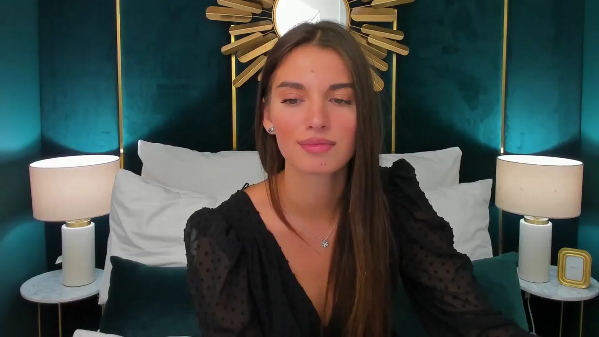 Gallery image thumbnail from AlexaG's myfreecams stream on, 07/27/2025, 10:37 image 6 of 20