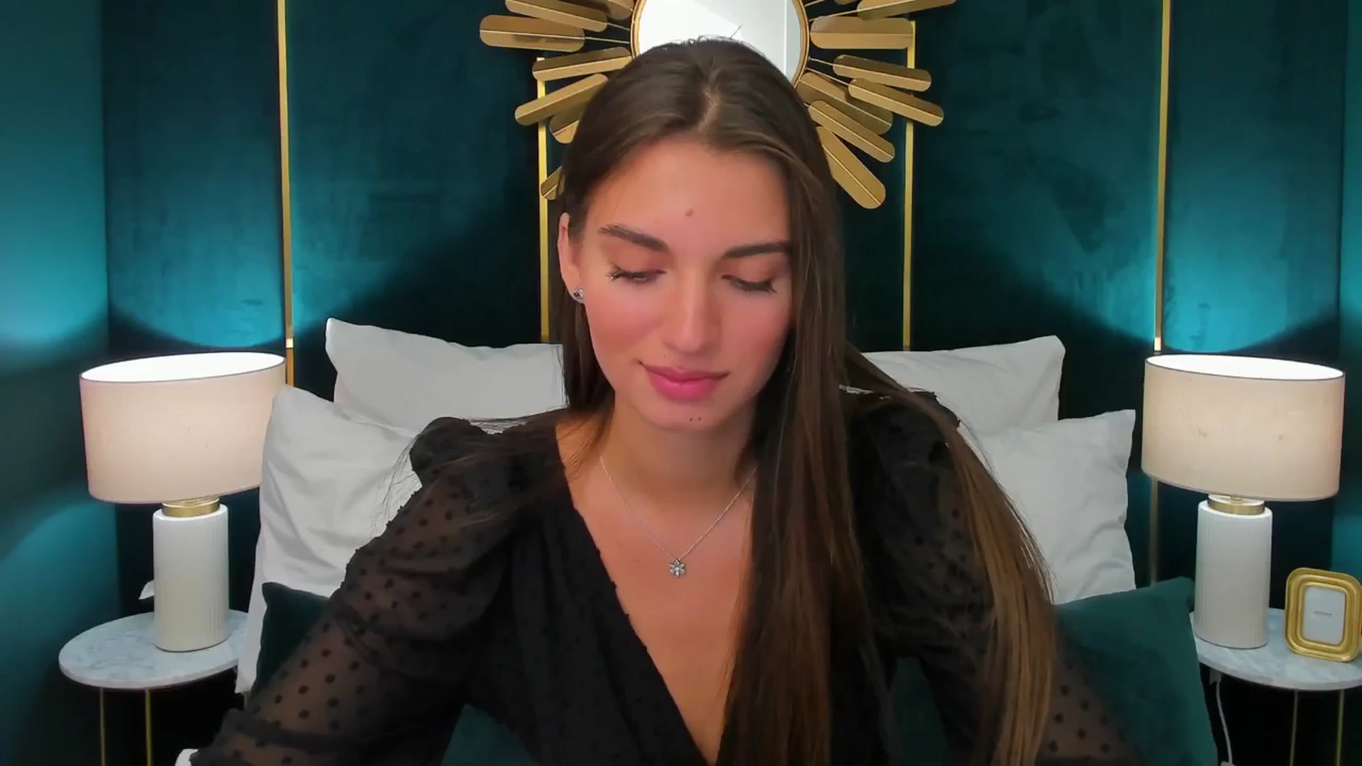 Gallery image thumbnail from AlexaG's myfreecams stream on, 07/27/2025, 10:37 image 9 of 20