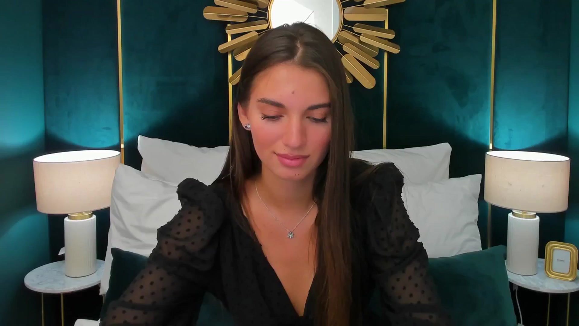 Gallery image thumbnail from AlexaG's myfreecams stream on, 07/27/2025, 10:37 image 16 of 20