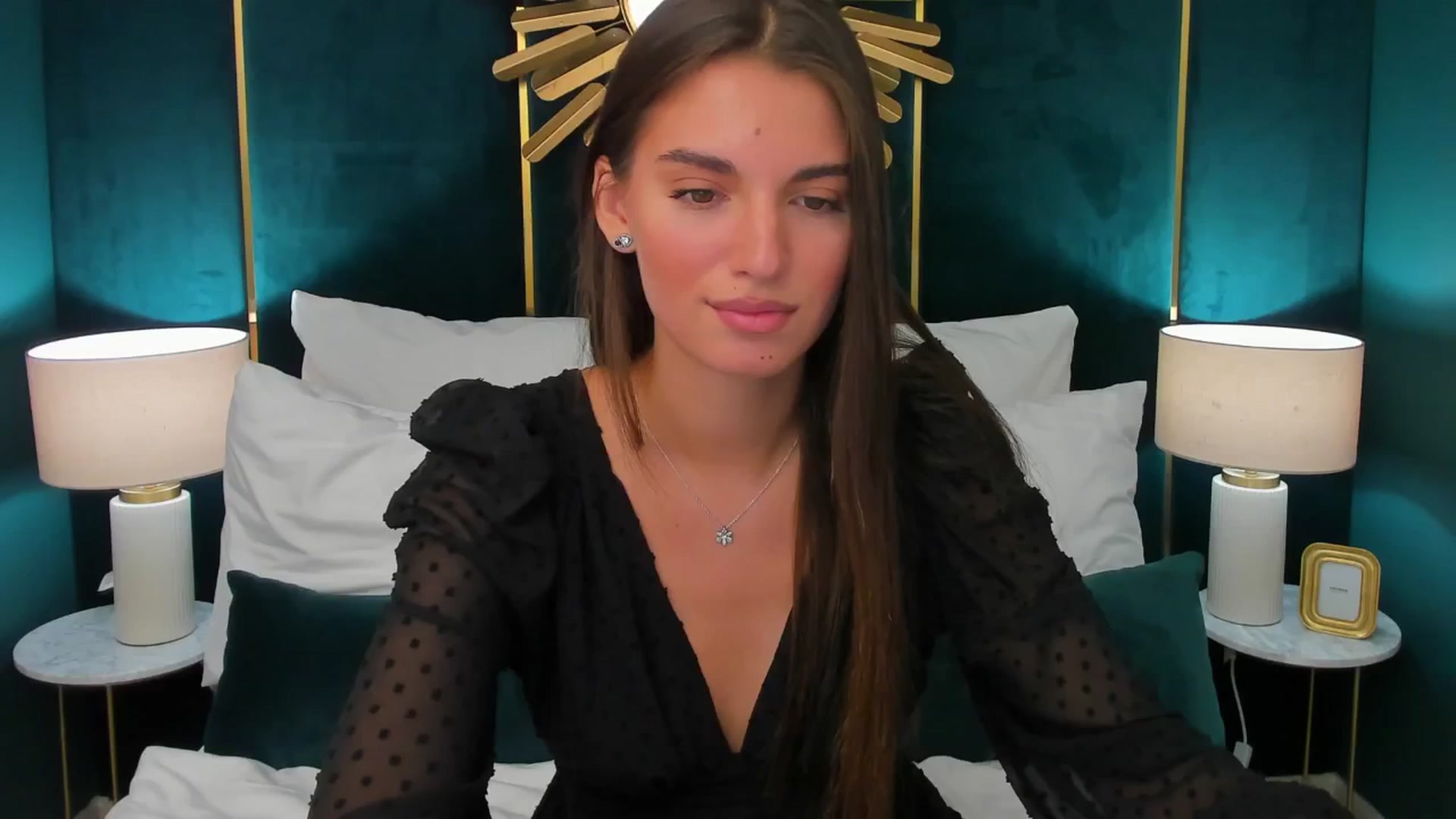 Gallery image thumbnail from AlexaG's myfreecams stream on, 07/27/2025, 10:37 image 5 of 20