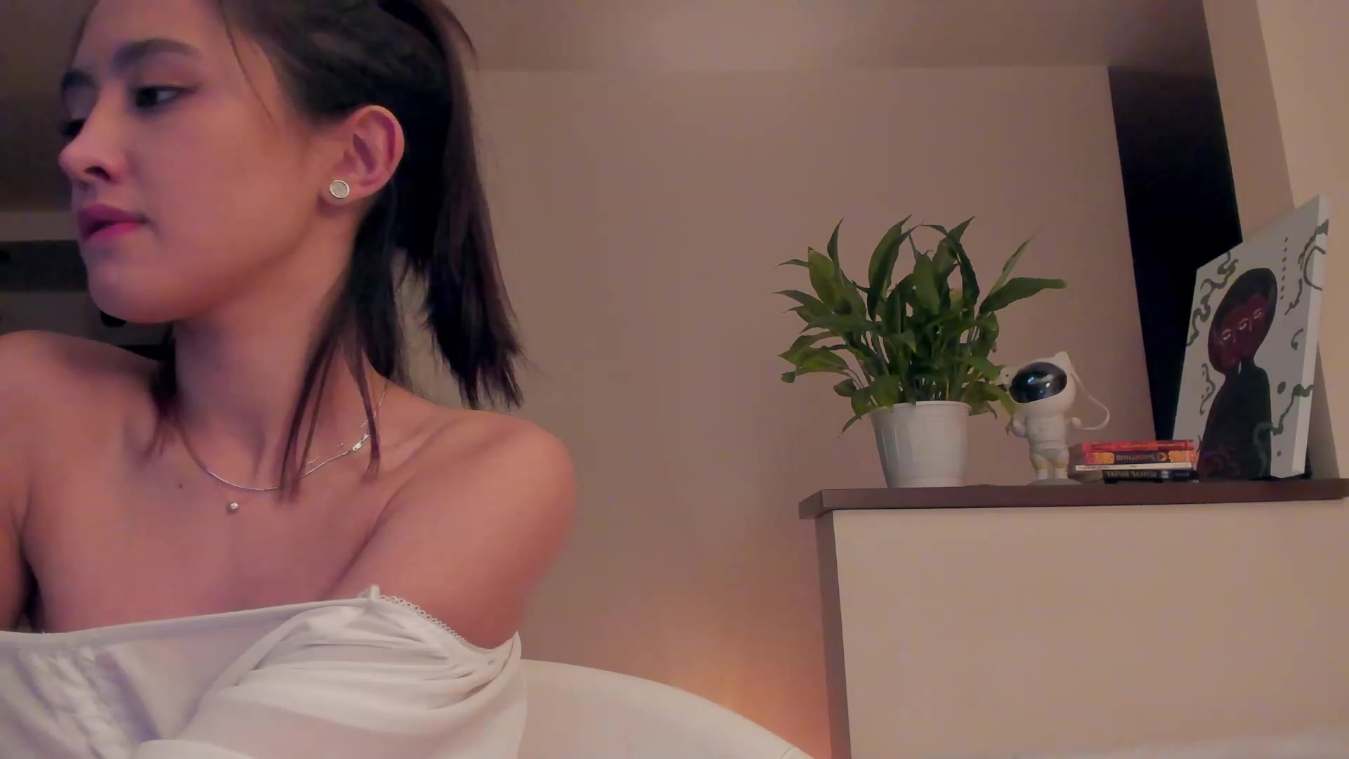 Gallery image thumbnail from AlexaGirl1's myfreecams stream on, 12/04/2022, 15:40 image 9 of 20