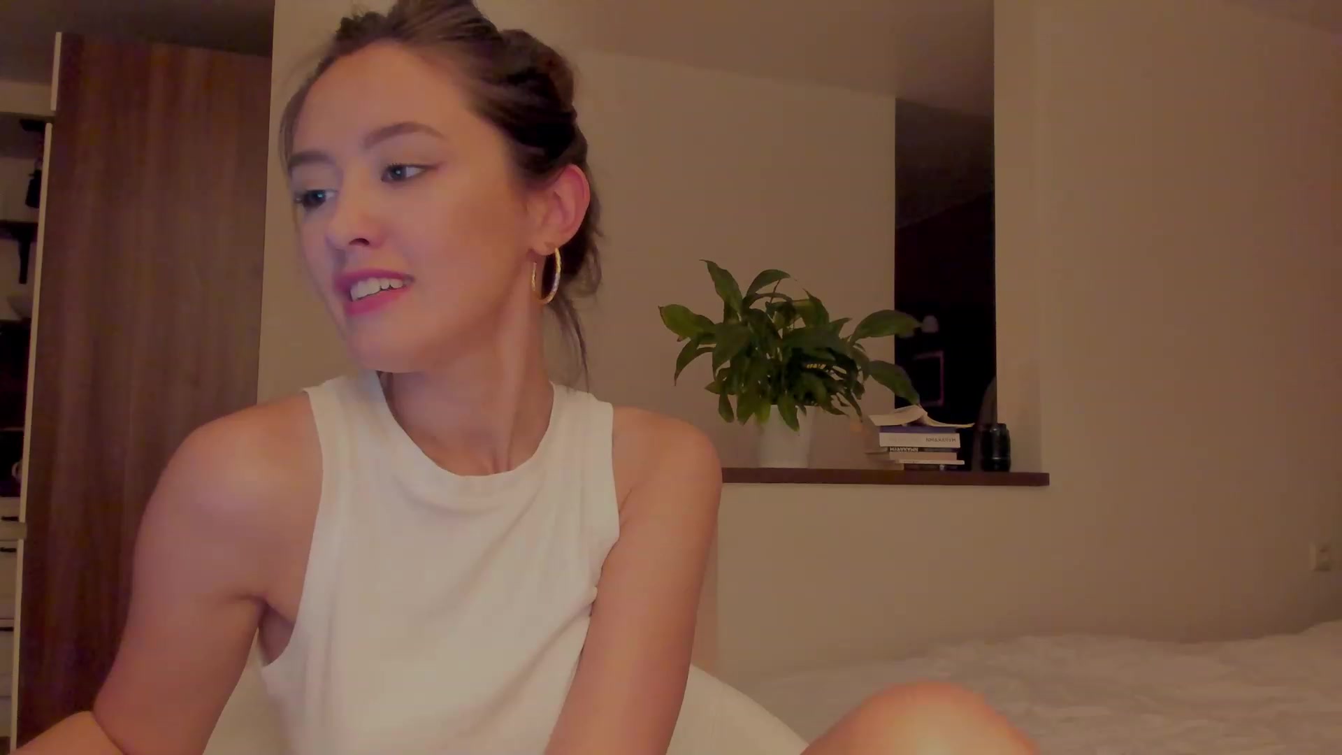 Gallery image thumbnail from AlexaGirl1's myfreecams stream on, 06/01/2023, 17:44 image 19 of 20