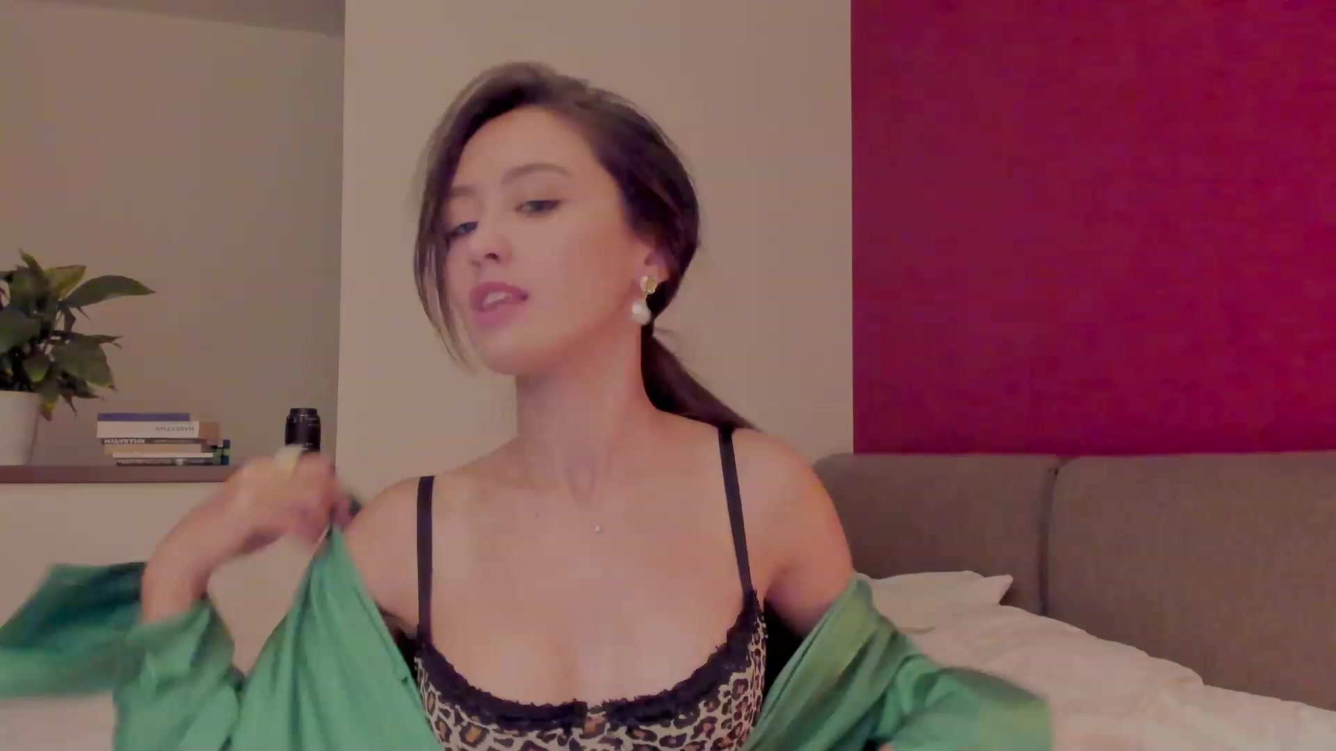Gallery image thumbnail from AlexaGirl1's myfreecams stream on, 06/02/2023, 17:37 image 19 of 20