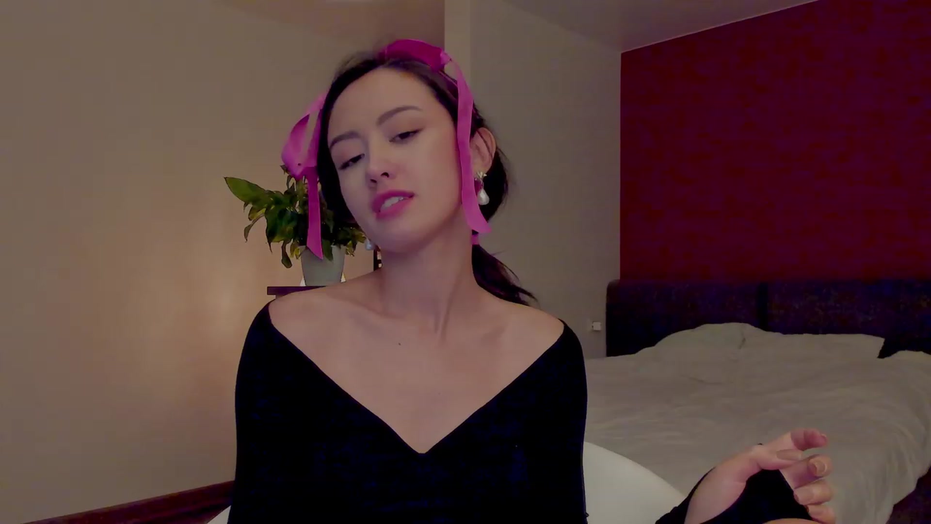 Gallery image thumbnail from AlexaGirl1's myfreecams stream on, 10/12/2023, 18:17 image 18 of 20