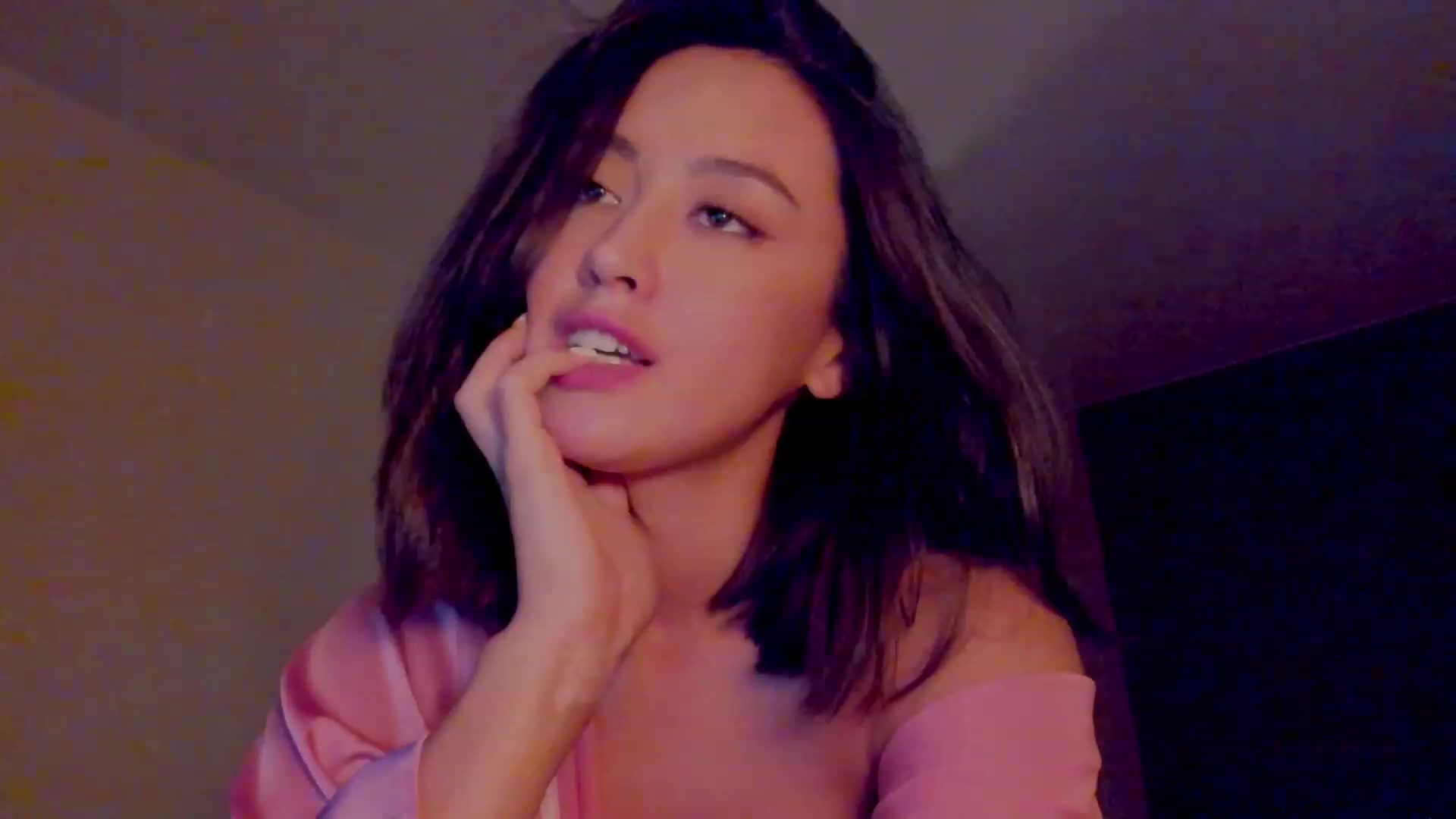 Gallery image thumbnail from AlexaGirl1's myfreecams stream on, 03/12/2024, 19:27 image 18 of 20
