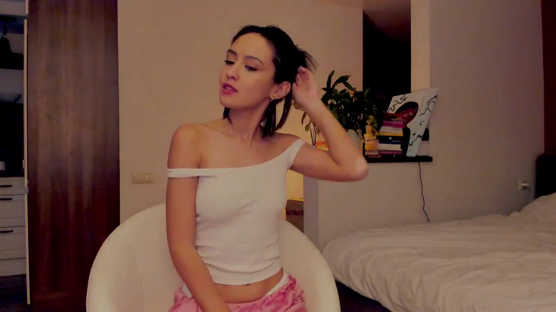 Gallery image thumbnail from AlexaGirl1's myfreecams stream on, 04/17/2024, 16:03 image 4 of 20
