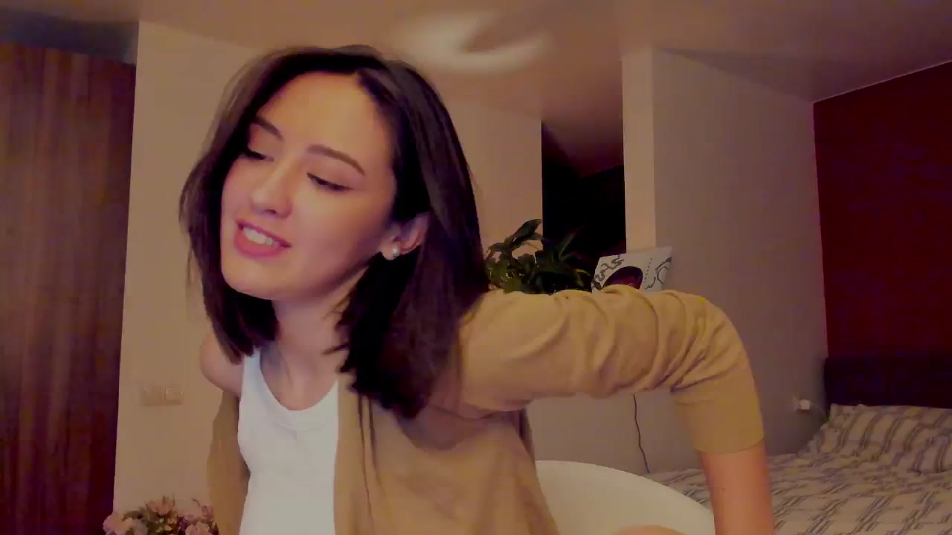 Gallery image thumbnail from AlexaGirl1's myfreecams stream on, 05/18/2024, 16:29 image 16 of 20