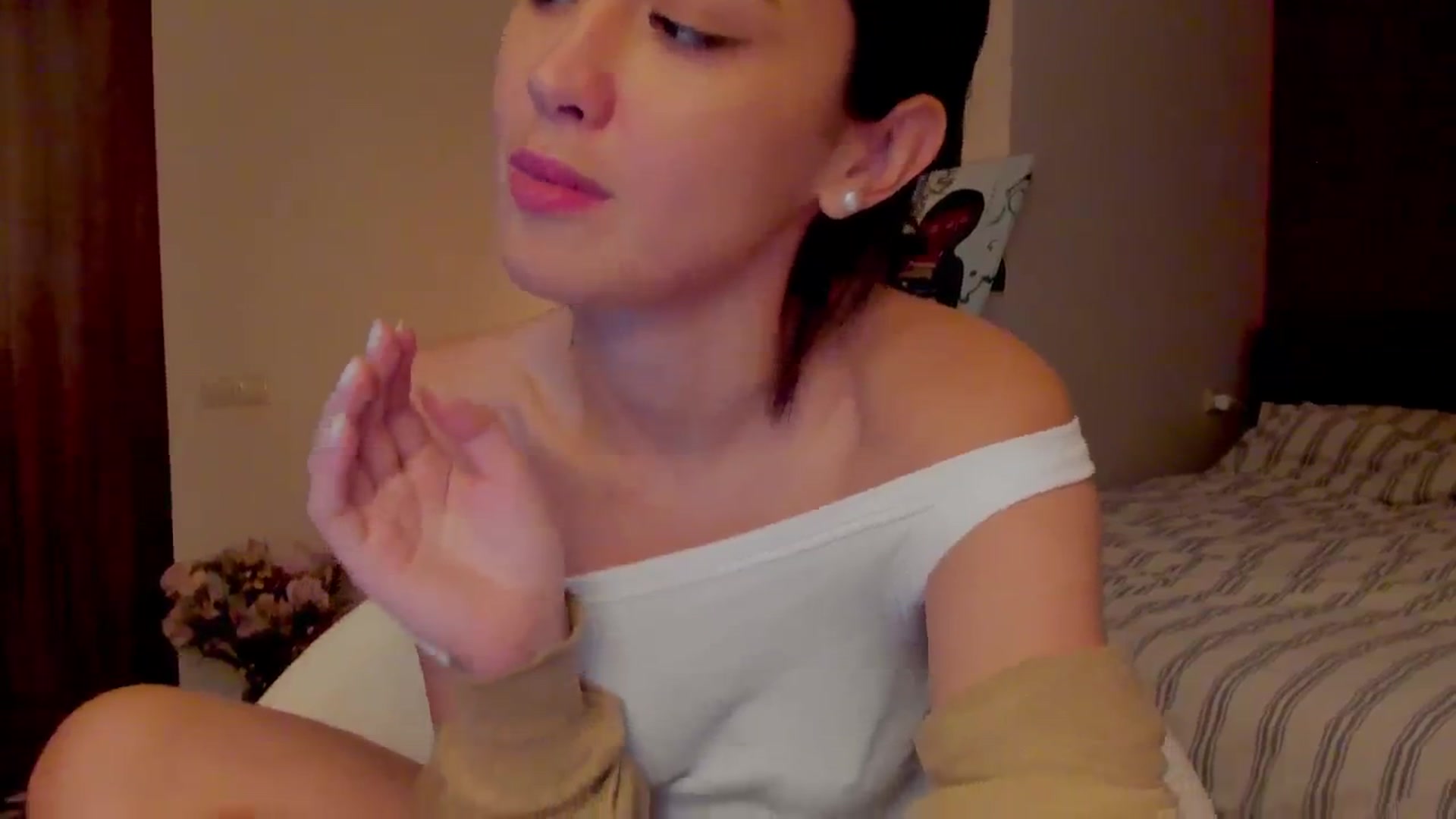 Gallery image thumbnail from AlexaGirl1's myfreecams stream on, 05/18/2024, 16:55 image 15 of 20