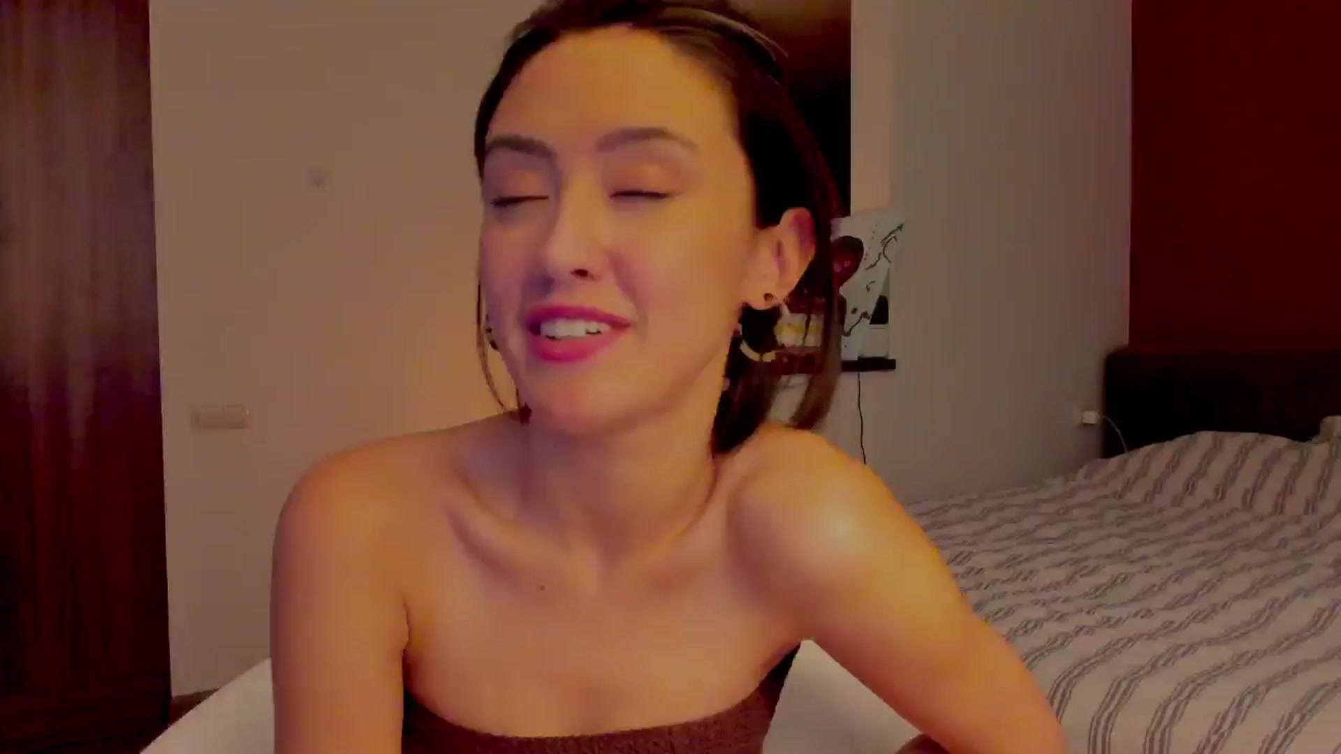 Gallery image thumbnail from AlexaGirl1's myfreecams stream on, 06/26/2024, 16:33 image 4 of 20