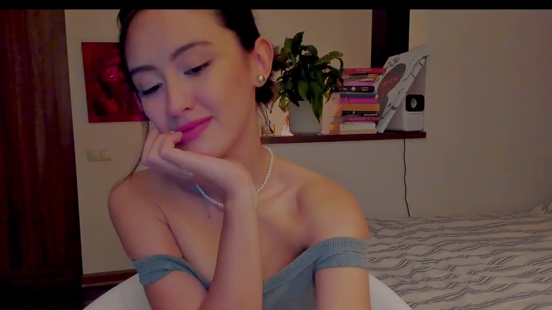 Gallery image thumbnail from AlexaGirl1's myfreecams stream on, 10/14/2024, 16:23 image 7 of 20