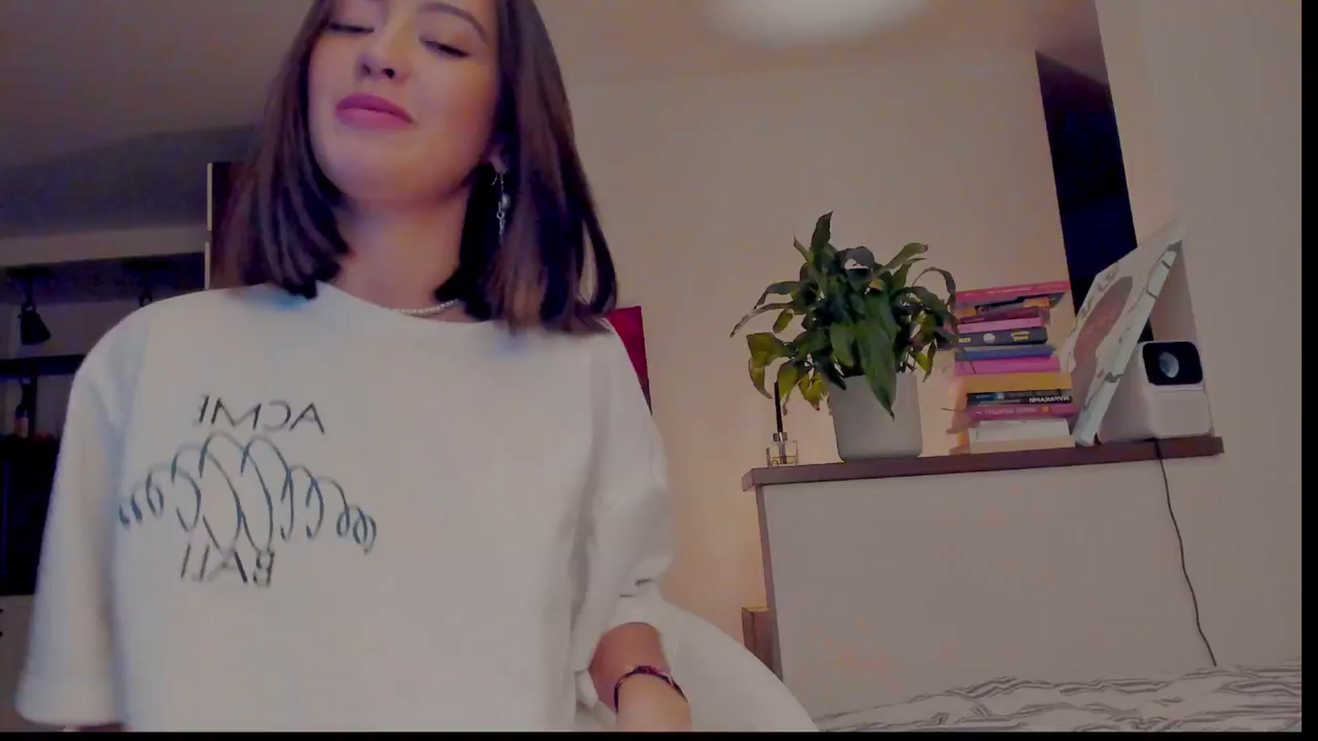 Gallery image thumbnail from AlexaGirl1's myfreecams stream on, 10/16/2024, 20:10 image 8 of 20