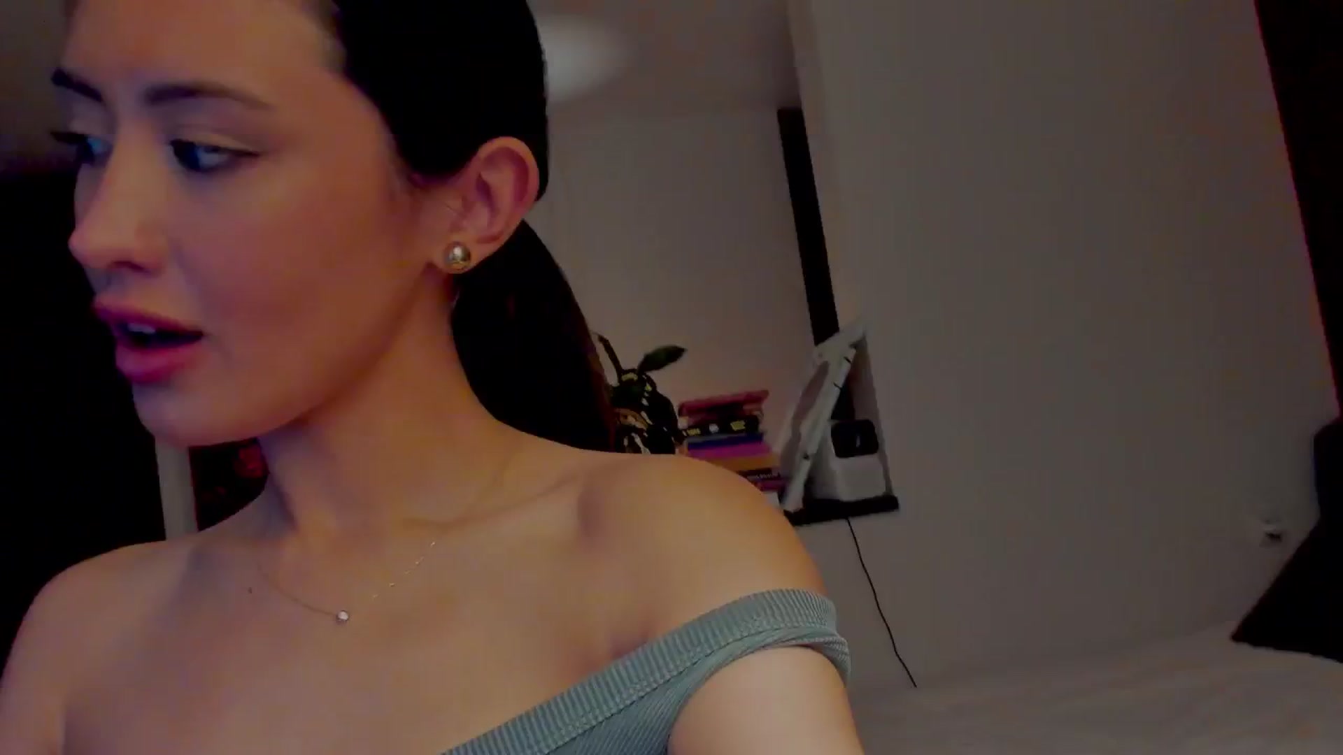Gallery image thumbnail from AlexaGirl1's myfreecams stream on, 11/13/2024, 14:22 image 16 of 20