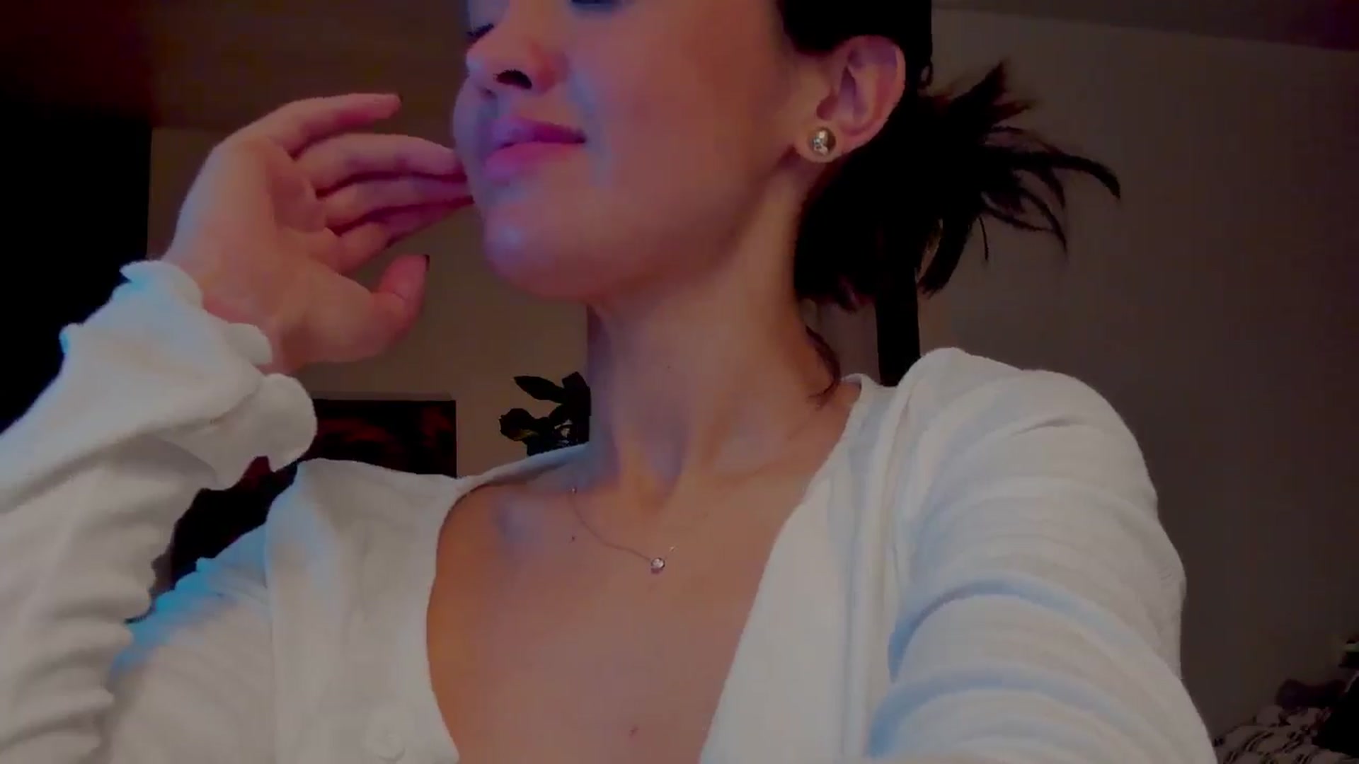 Gallery image thumbnail from AlexaGirl1's myfreecams stream on, 12/01/2024, 18:17 image 19 of 20