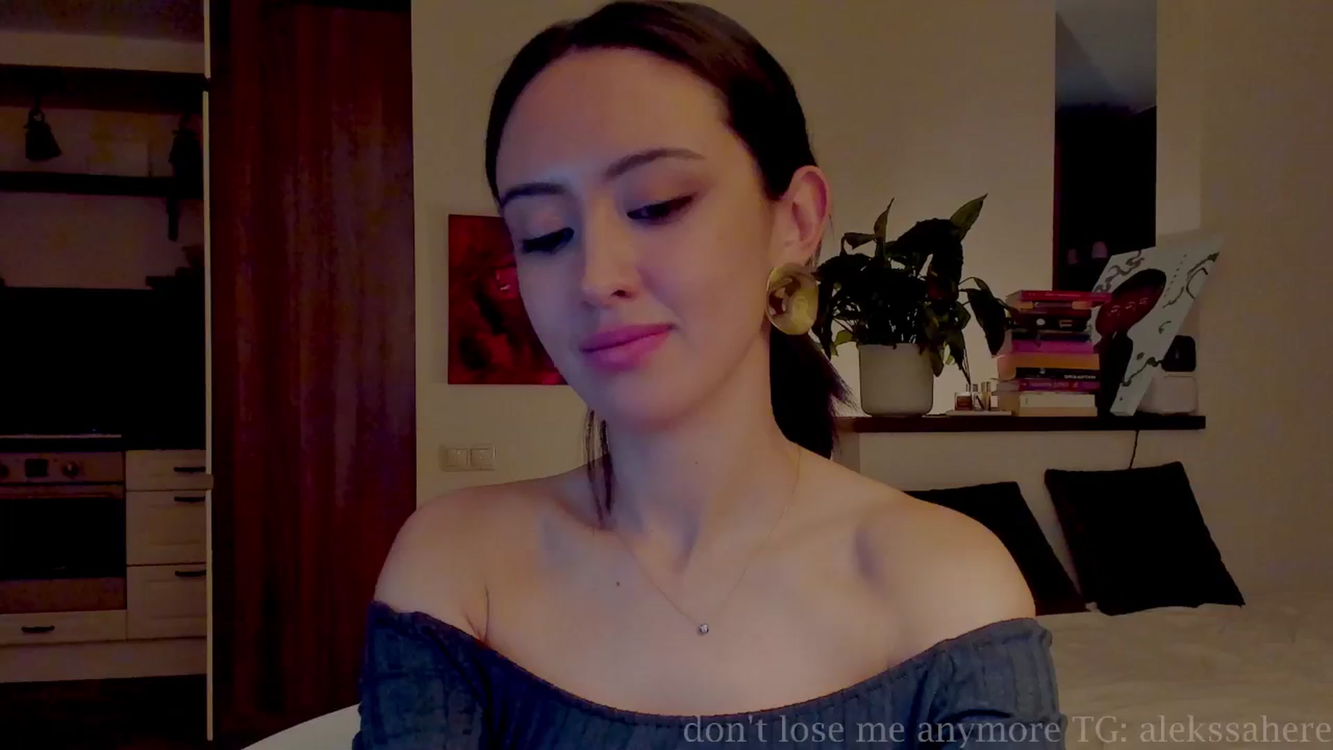 Gallery image thumbnail from AlexaGirl1's myfreecams stream on, 04/08/2025, 17:34 image 5 of 20