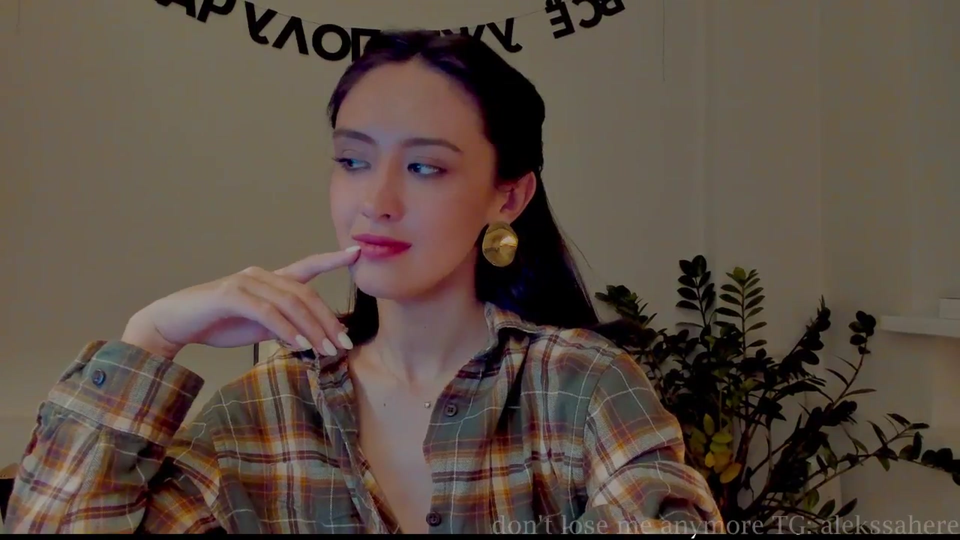 Gallery image thumbnail from AlexaGirl1's myfreecams stream on, 04/18/2025, 19:04 image 5 of 20