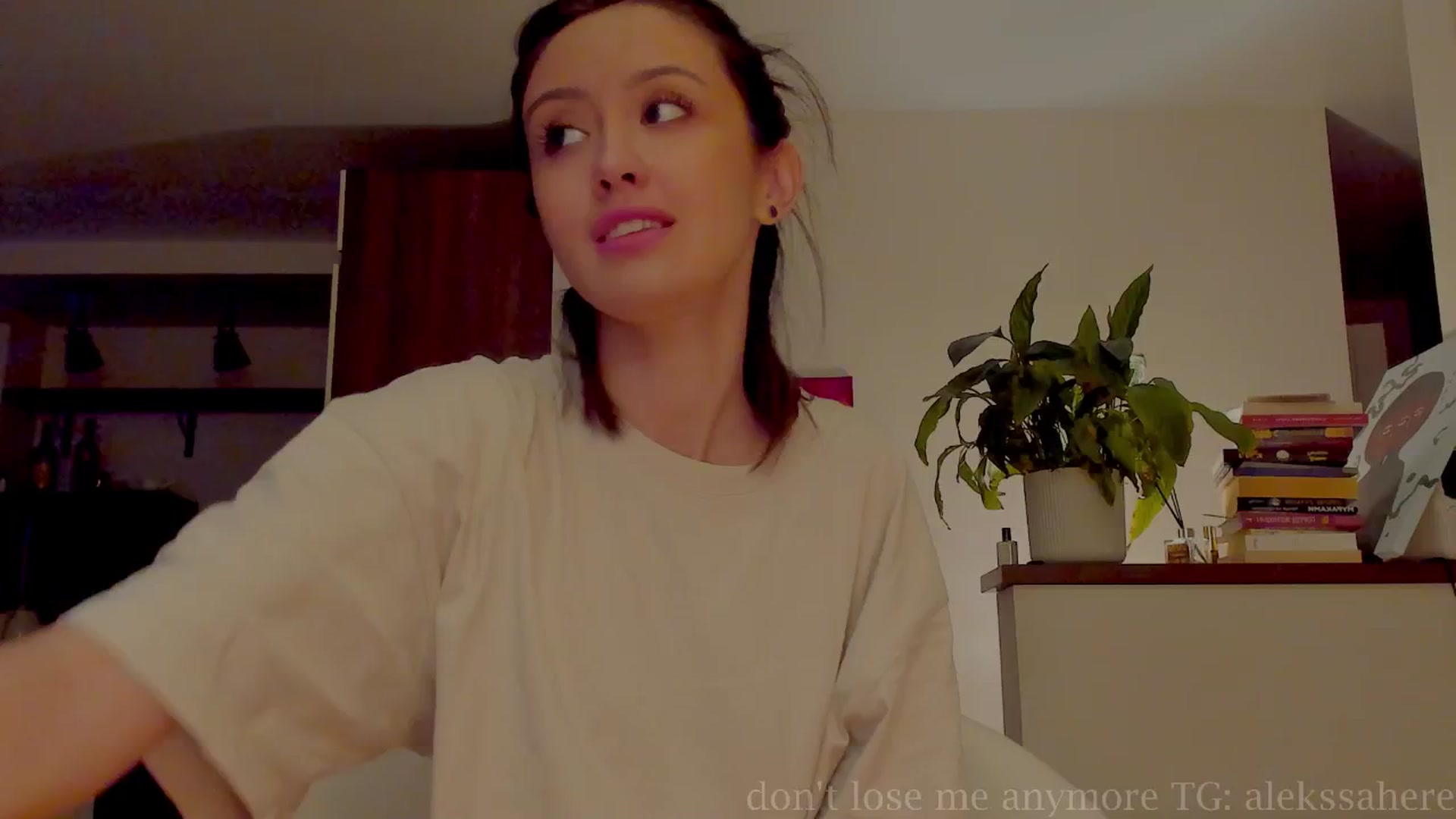 Gallery image thumbnail from AlexaGirl1's myfreecams stream on, 04/28/2025, 16:56 image 4 of 20