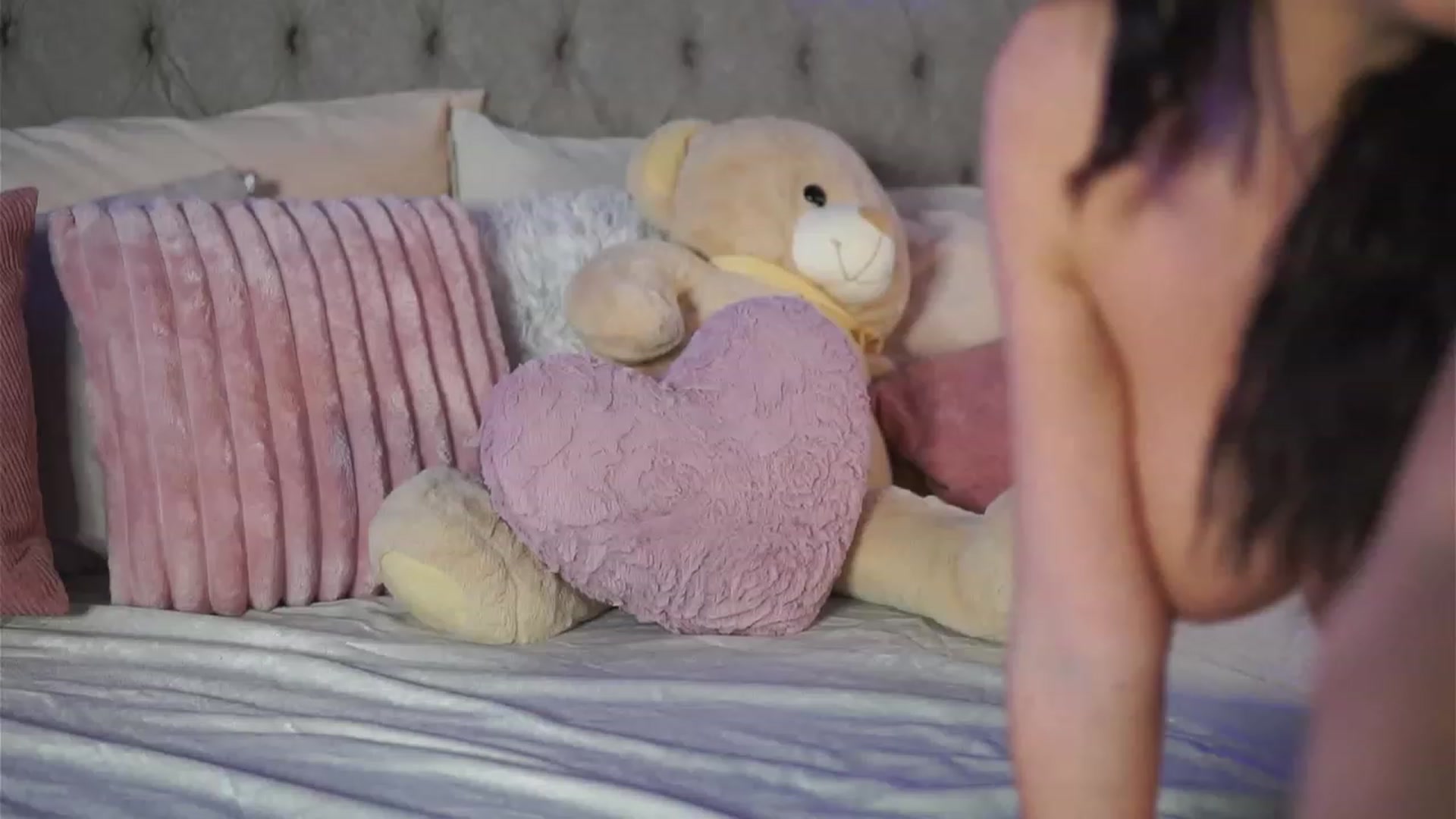 Gallery image thumbnail from AlexaHeyesz's myfreecams stream on, 12/20/2022, 11:14 image 16 of 20