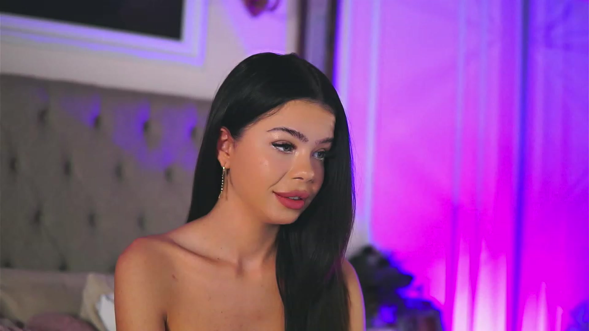 Gallery image thumbnail from AlexaHeyesz's myfreecams stream on, 01/28/2023, 09:39 image 20 of 20
