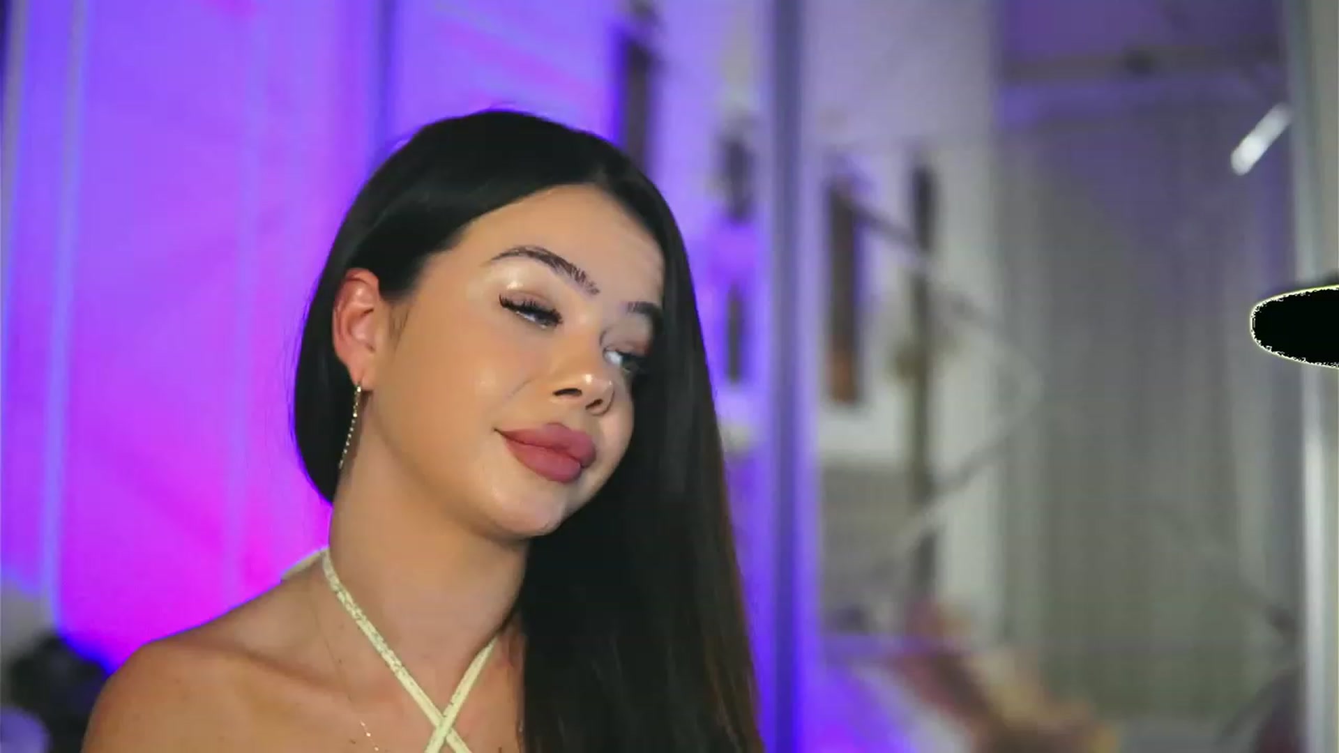 Gallery image thumbnail from AlexaHeyesz's myfreecams stream on, 02/02/2023, 11:11 image 13 of 20