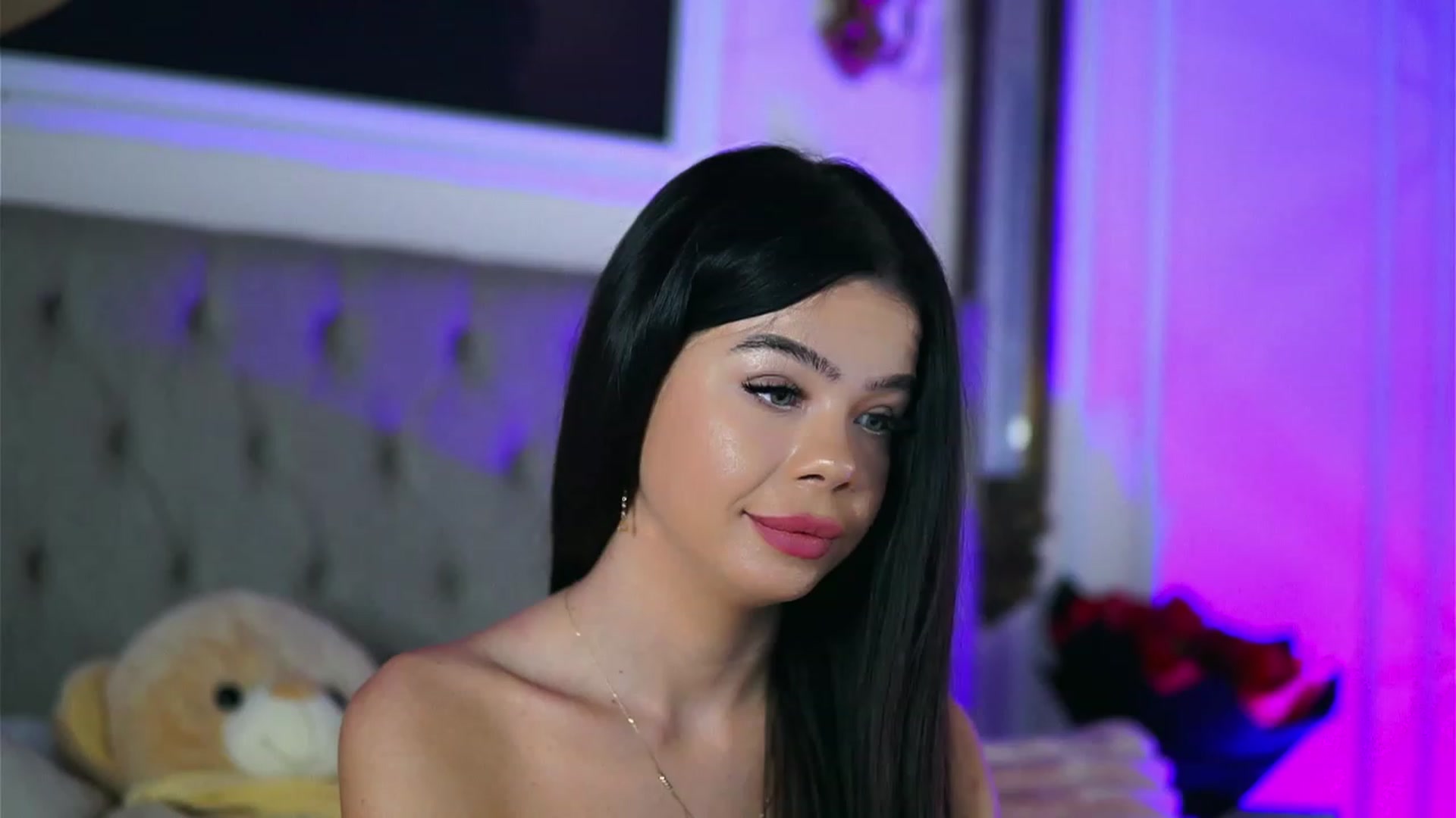 Gallery image thumbnail from AlexaHeyesz's myfreecams stream on, 02/04/2023, 12:05 image 8 of 20