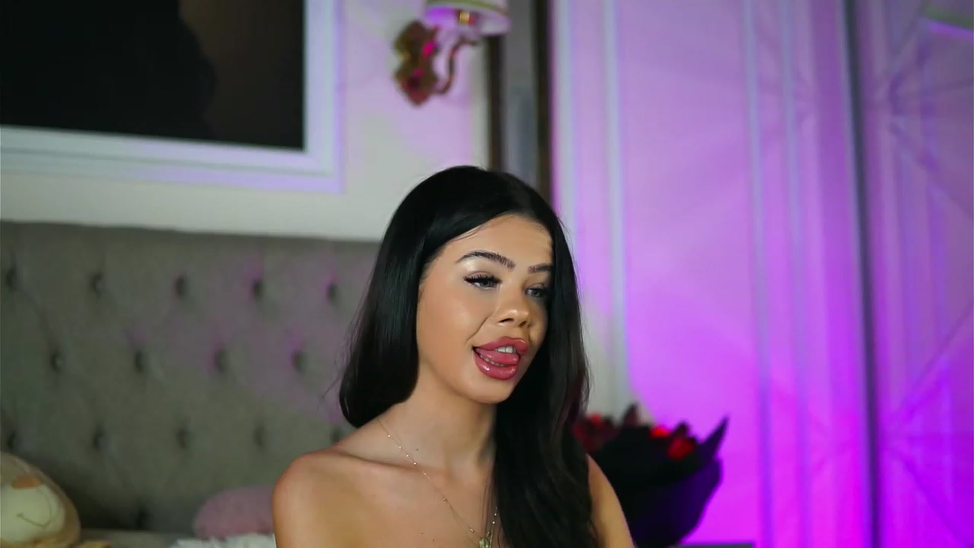 Gallery image thumbnail from AlexaHeyesz's myfreecams stream on, 02/10/2023, 09:09 image 14 of 20