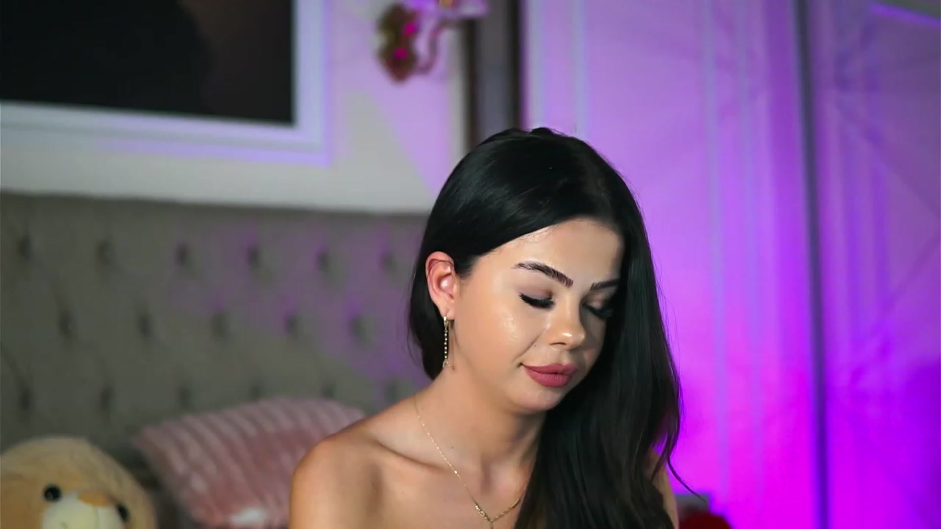 Gallery image thumbnail from AlexaHeyesz's myfreecams stream on, 02/12/2023, 12:44 image 14 of 20