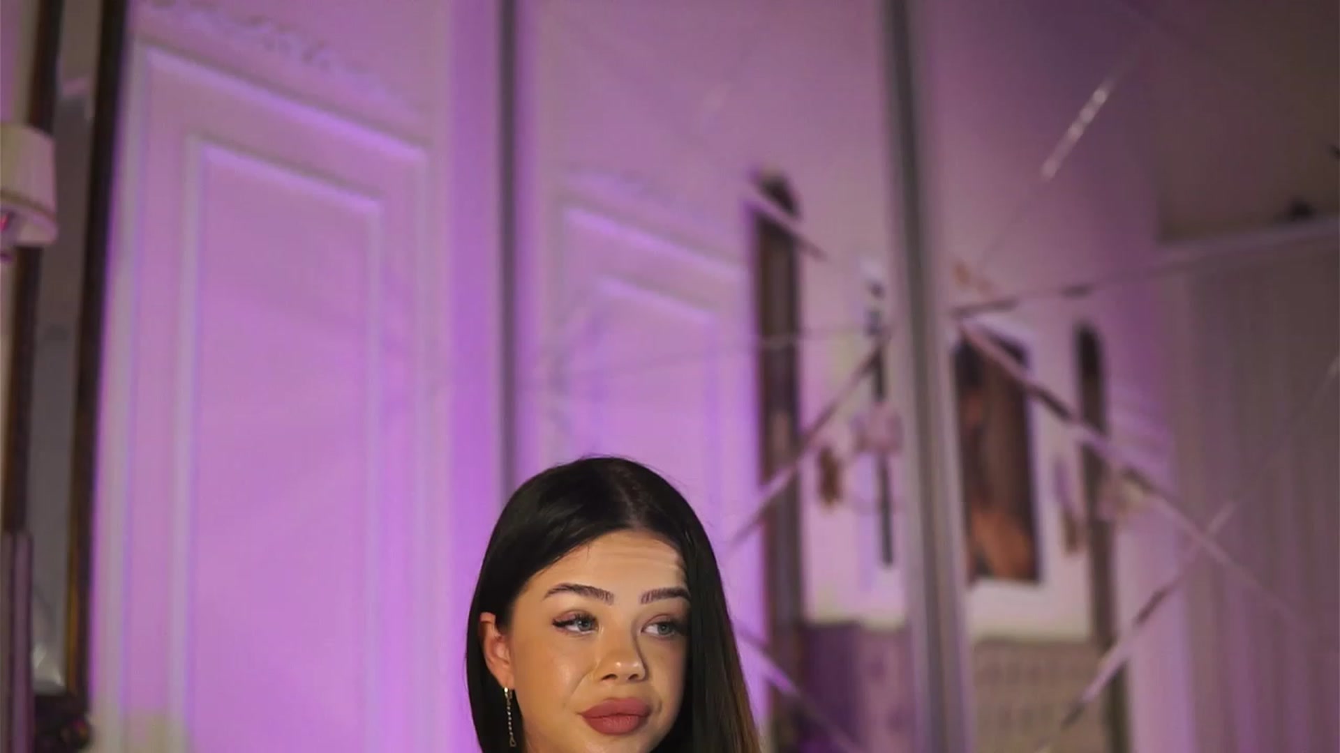Gallery image thumbnail from AlexaHeyesz's myfreecams stream on, 02/21/2023, 10:22 image 15 of 20