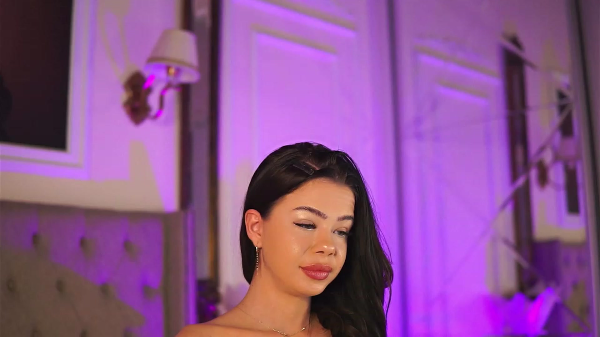 Gallery image thumbnail from AlexaHeyesz's myfreecams stream on, 03/16/2023, 09:00 image 7 of 20