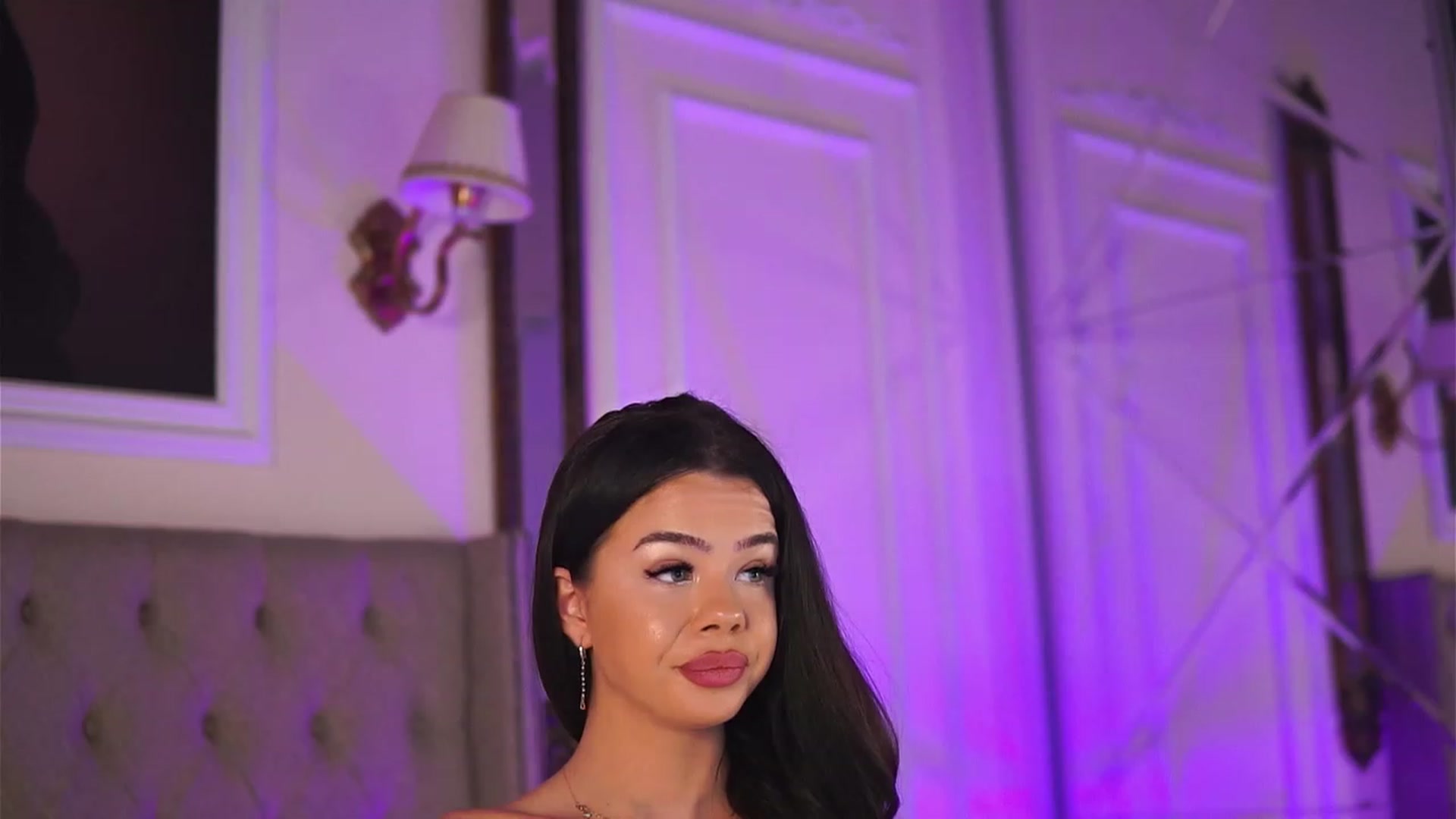 Gallery image thumbnail from AlexaHeyesz's myfreecams stream on, 03/25/2023, 12:03 image 8 of 20