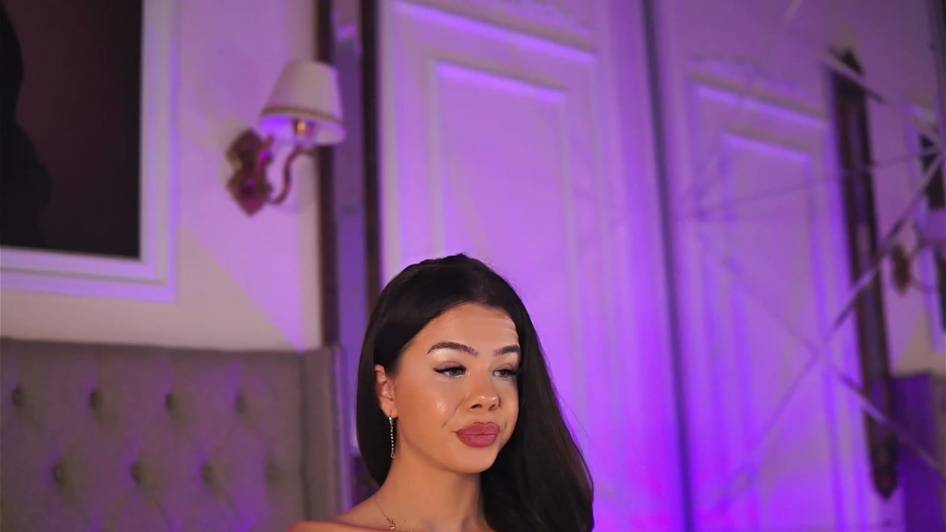 Gallery image thumbnail from AlexaHeyesz's myfreecams stream on, 03/25/2023, 12:03 image 9 of 20