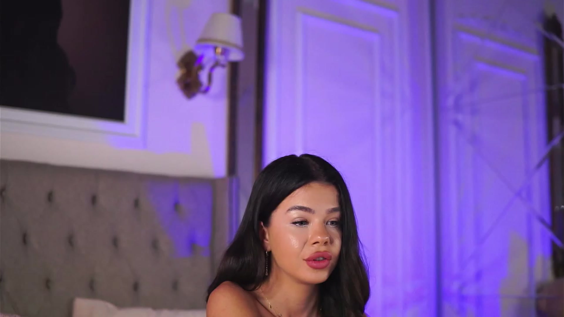 Gallery image thumbnail from AlexaHeyesz's myfreecams stream on, 04/21/2023, 09:32 image 12 of 20