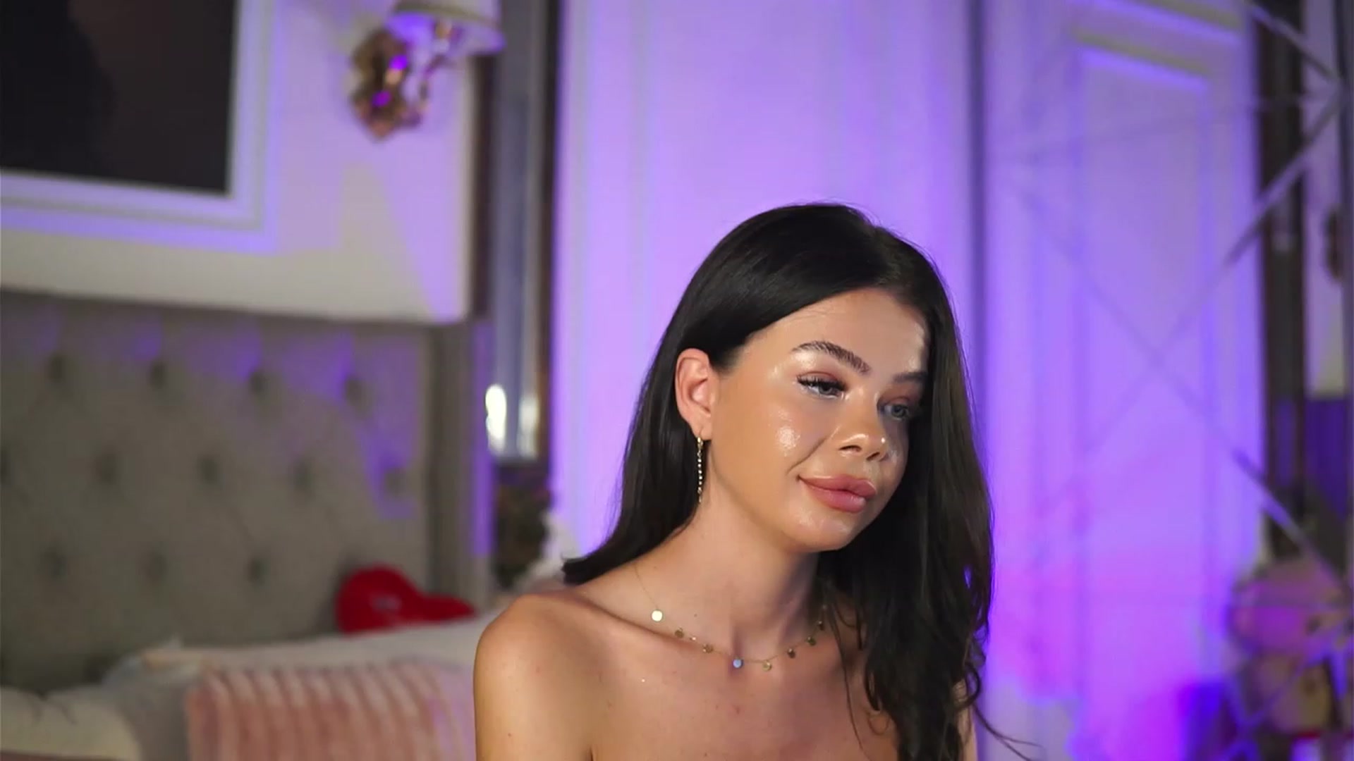 Gallery image thumbnail from AlexaHeyesz's myfreecams stream on, 06/03/2023, 07:23 image 14 of 20