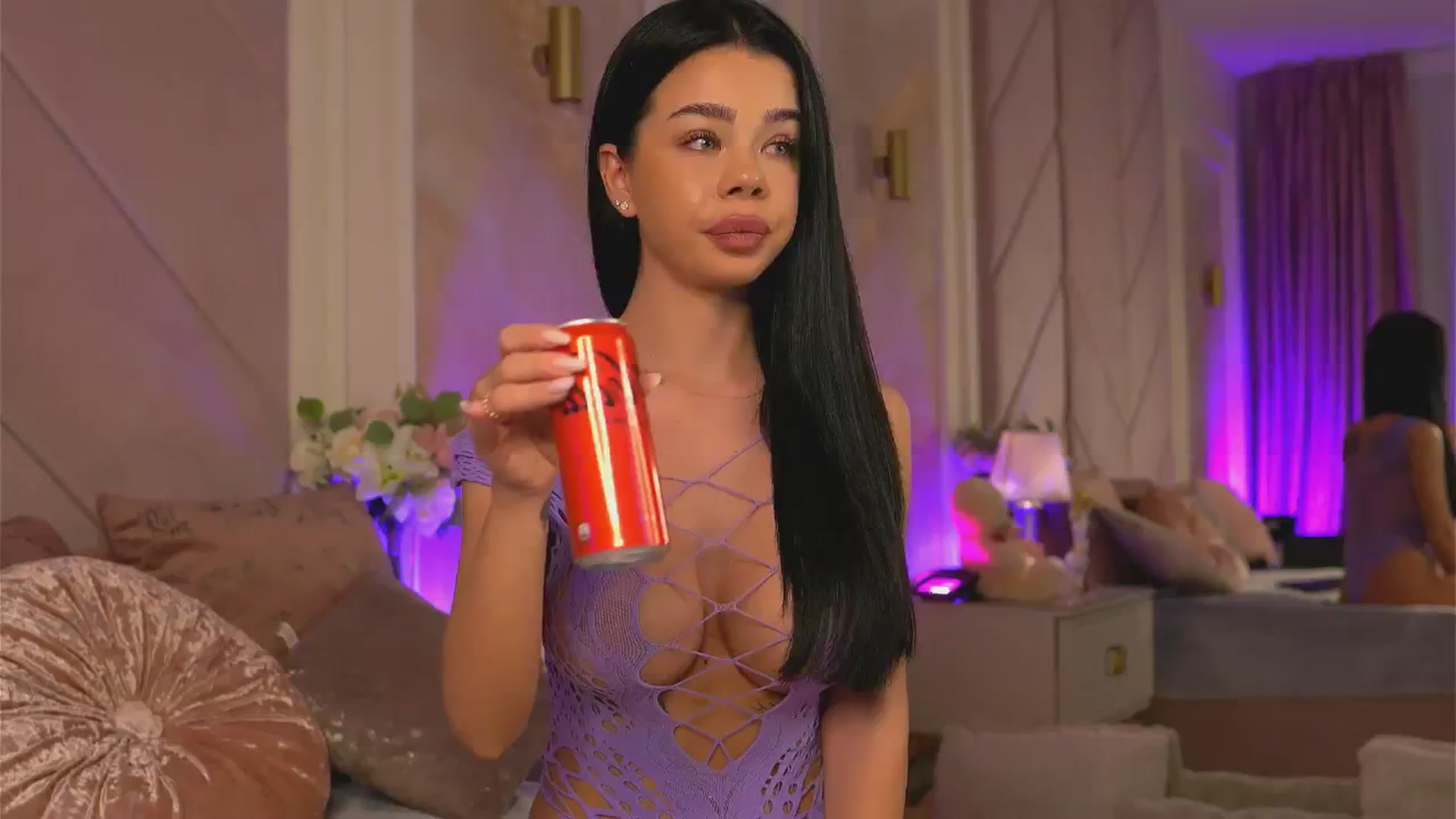 Gallery image thumbnail from AlexaHeyesz's myfreecams stream on, 11/22/2024, 21:11 image 12 of 20