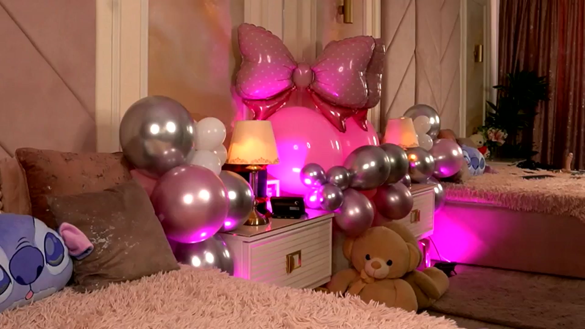 Gallery image thumbnail from AlexaHeyesz's myfreecams stream on, 02/24/2025, 09:29 image 1 of 20