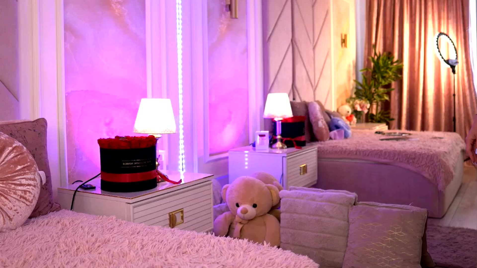 Gallery image thumbnail from AlexaHeyesz's myfreecams stream on, 03/11/2025, 10:49 image 19 of 20