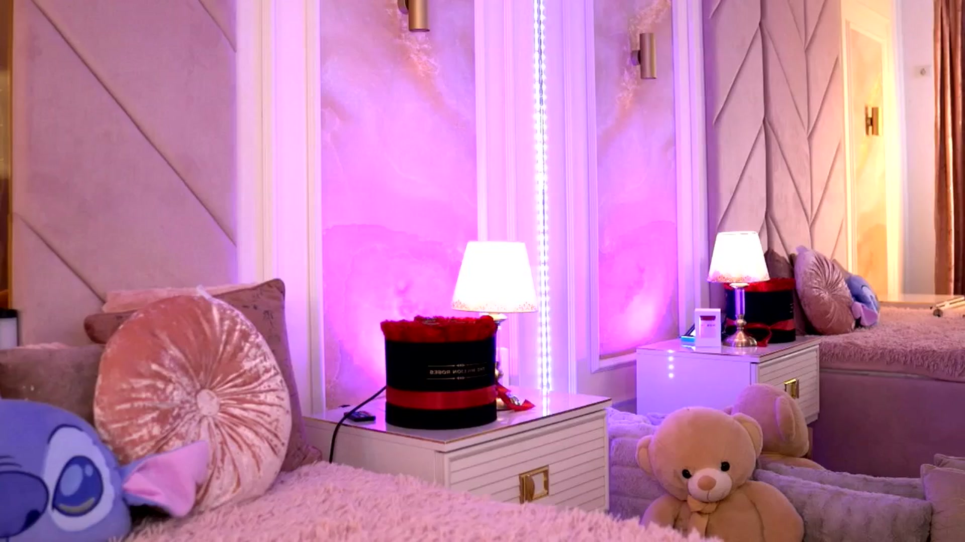 Gallery image thumbnail from AlexaHeyesz's myfreecams stream on, 03/18/2025, 09:44 image 5 of 20