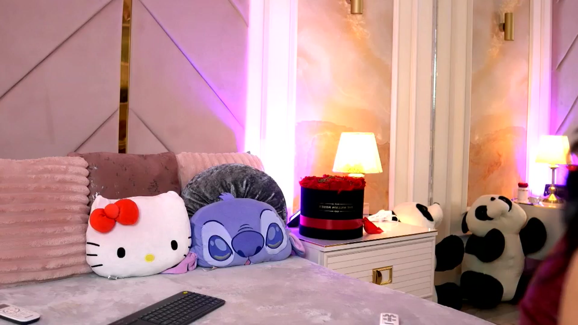 Gallery image thumbnail from AlexaHeyesz's myfreecams stream on, 11/22/2025, 10:47 image 5 of 20