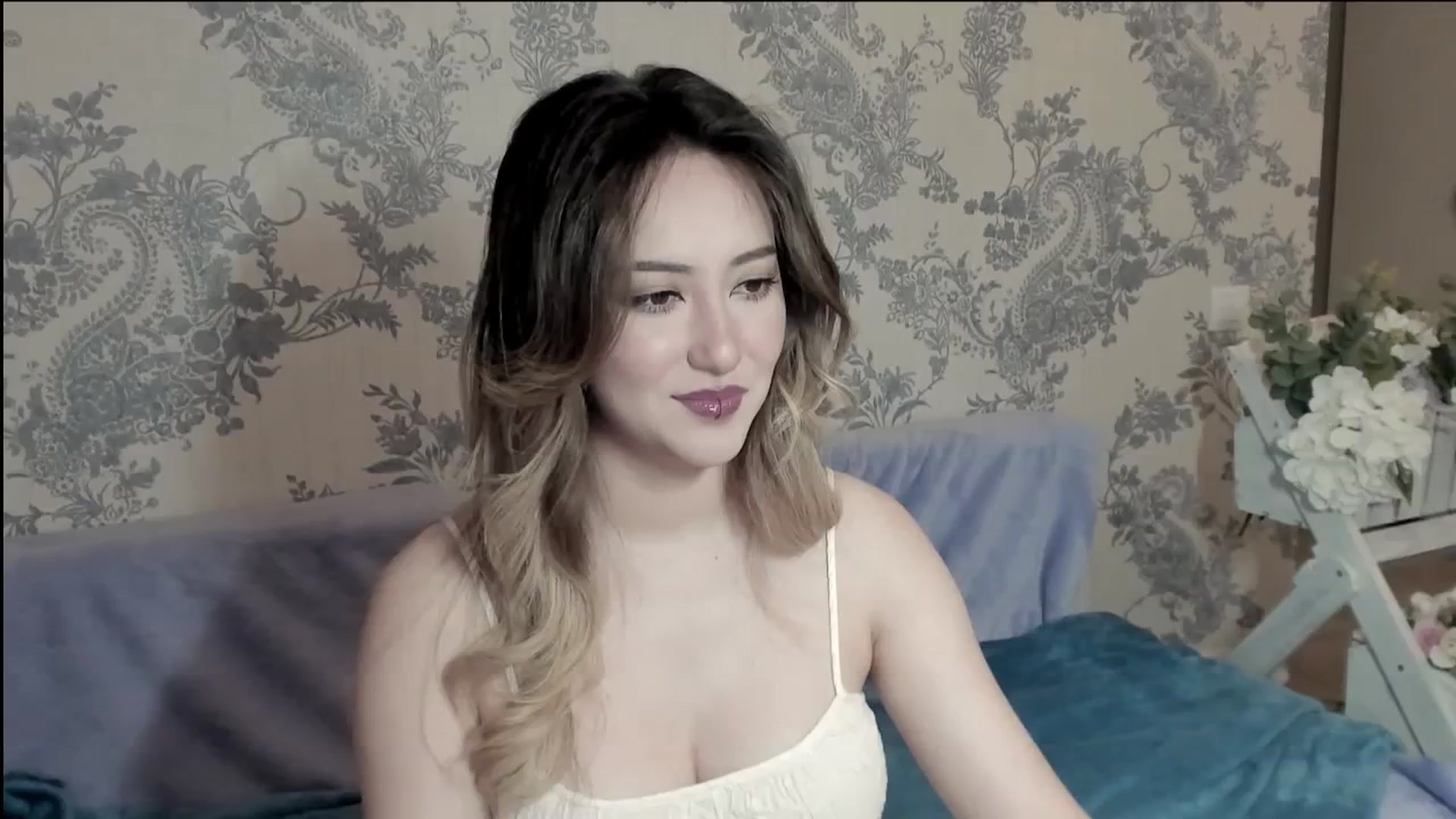 Gallery image thumbnail from AlexaJang's myfreecams stream on, 06/17/2025, 01:47 image 15 of 20