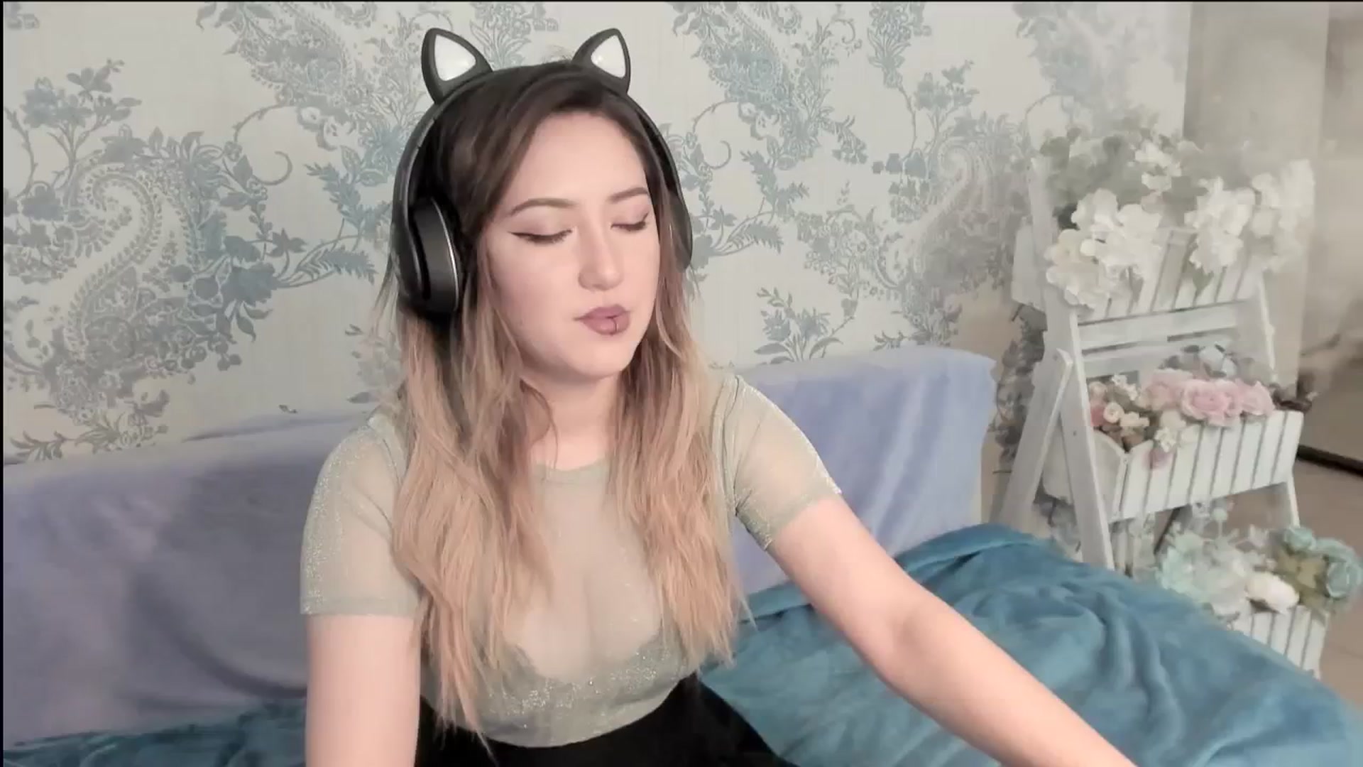 Gallery image thumbnail from AlexaJang's myfreecams stream on, 06/23/2025, 08:56 image 4 of 20