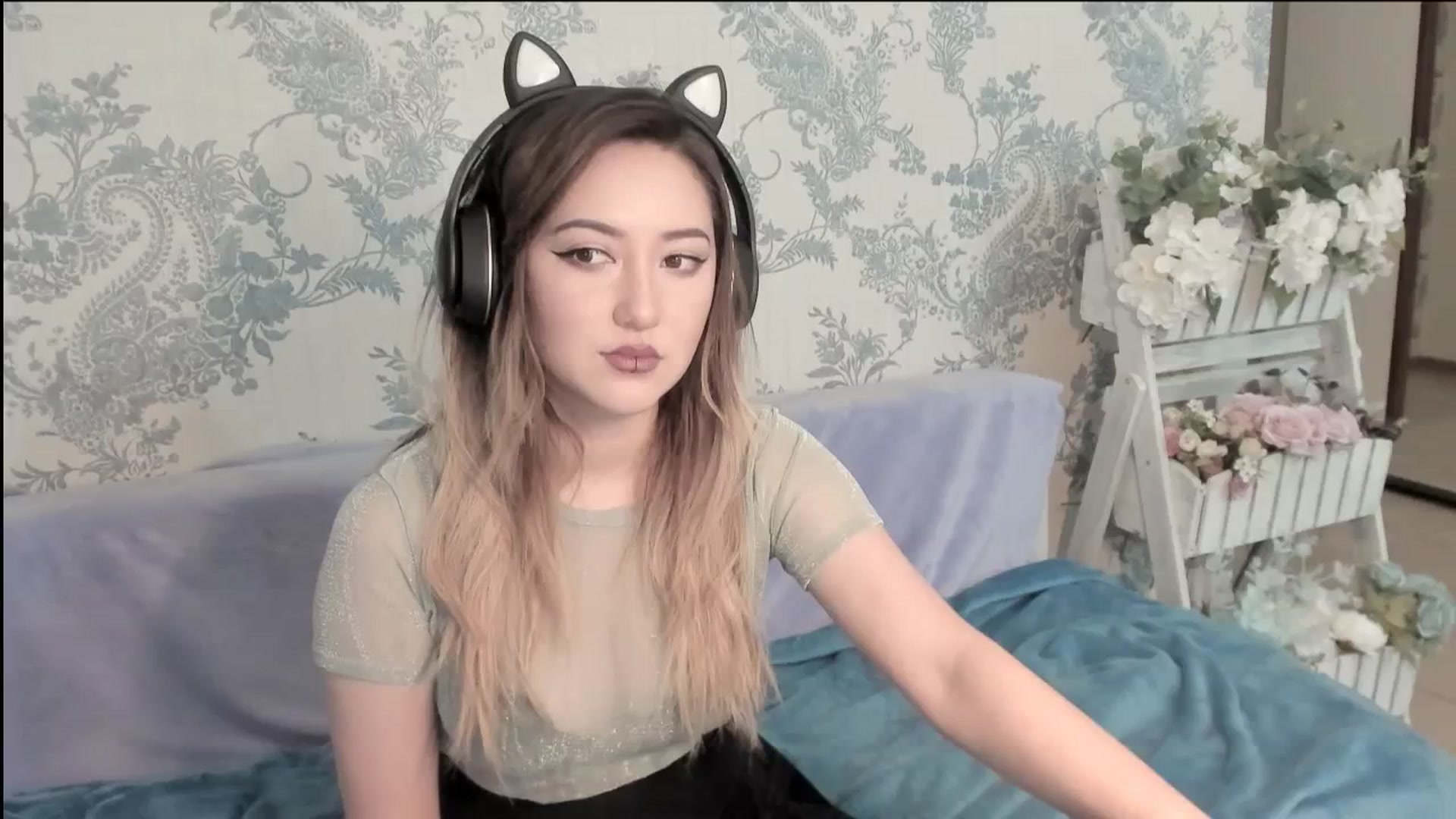 Gallery image thumbnail from AlexaJang's myfreecams stream on, 06/23/2025, 08:56 image 12 of 20