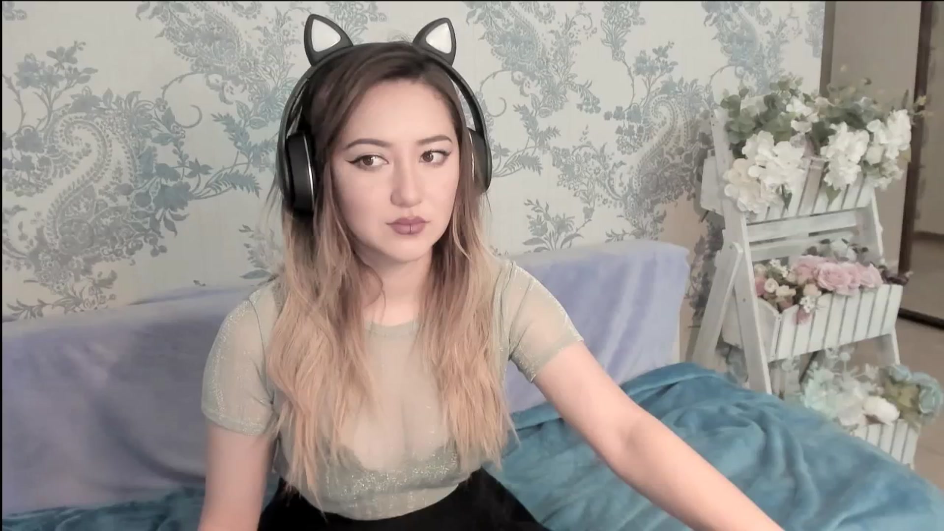 Gallery image thumbnail from AlexaJang's myfreecams stream on, 06/23/2025, 08:56 image 6 of 20